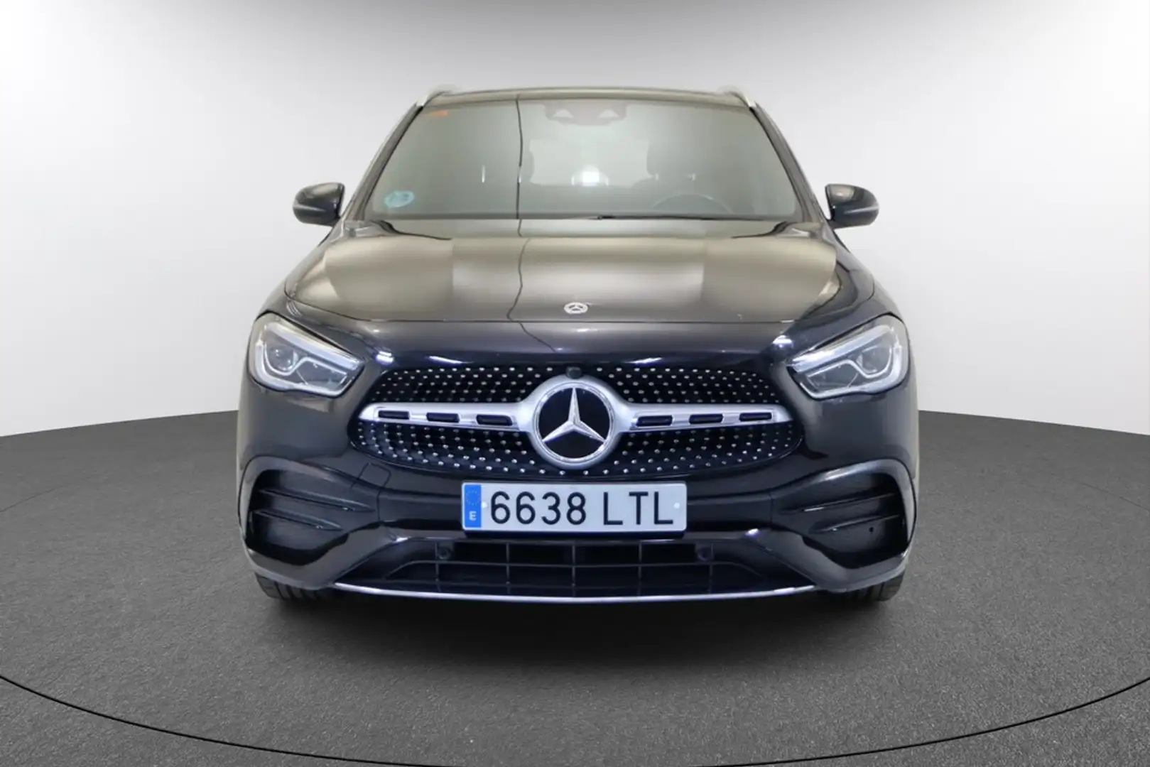 Mercedes-Benz GLA 180 7G-DCT - 2