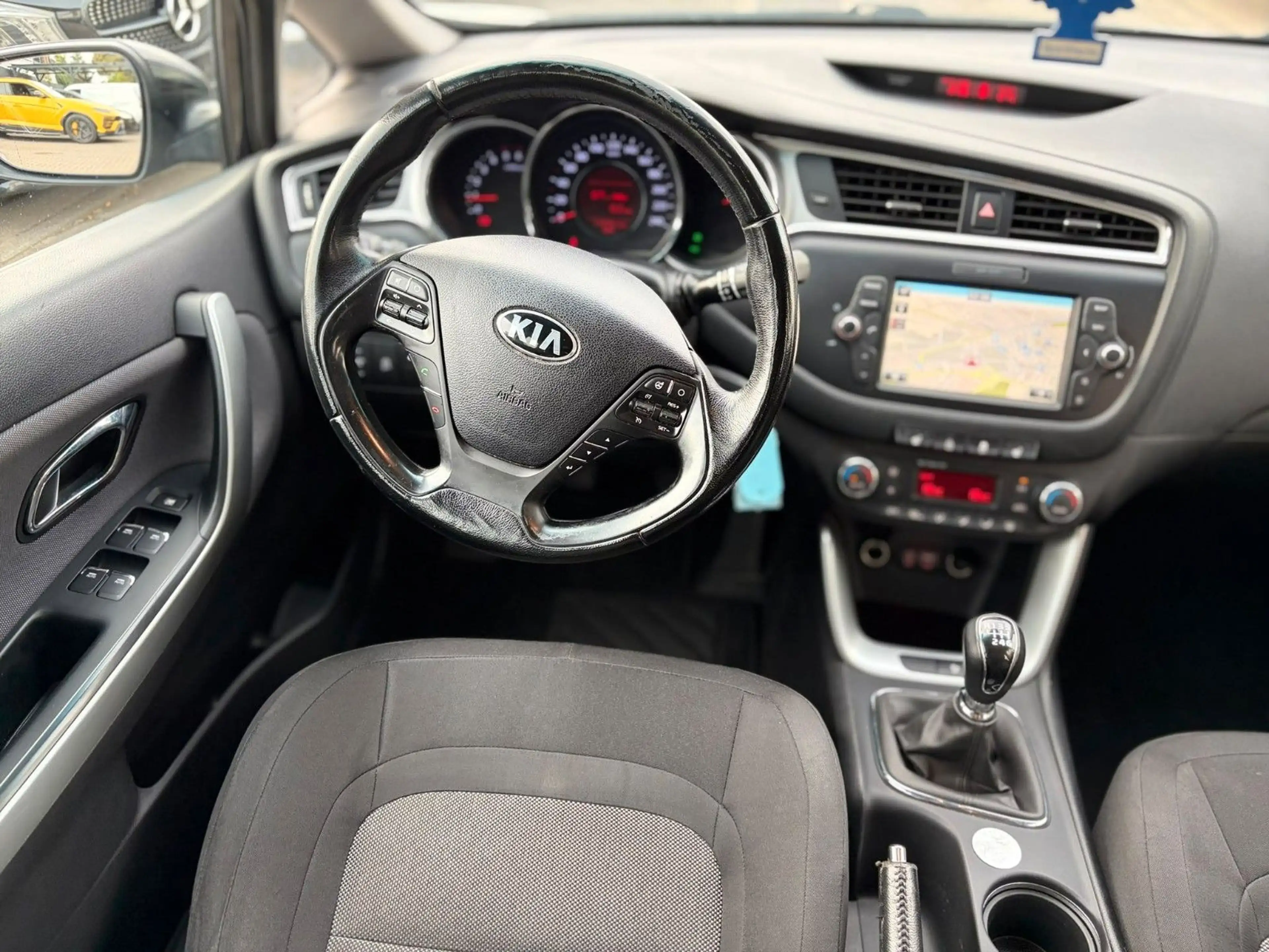 Kia Ceed / cee'd *KAMERA*NAVI*SHZG*TEMPOMAT*EURO6* — photo 11