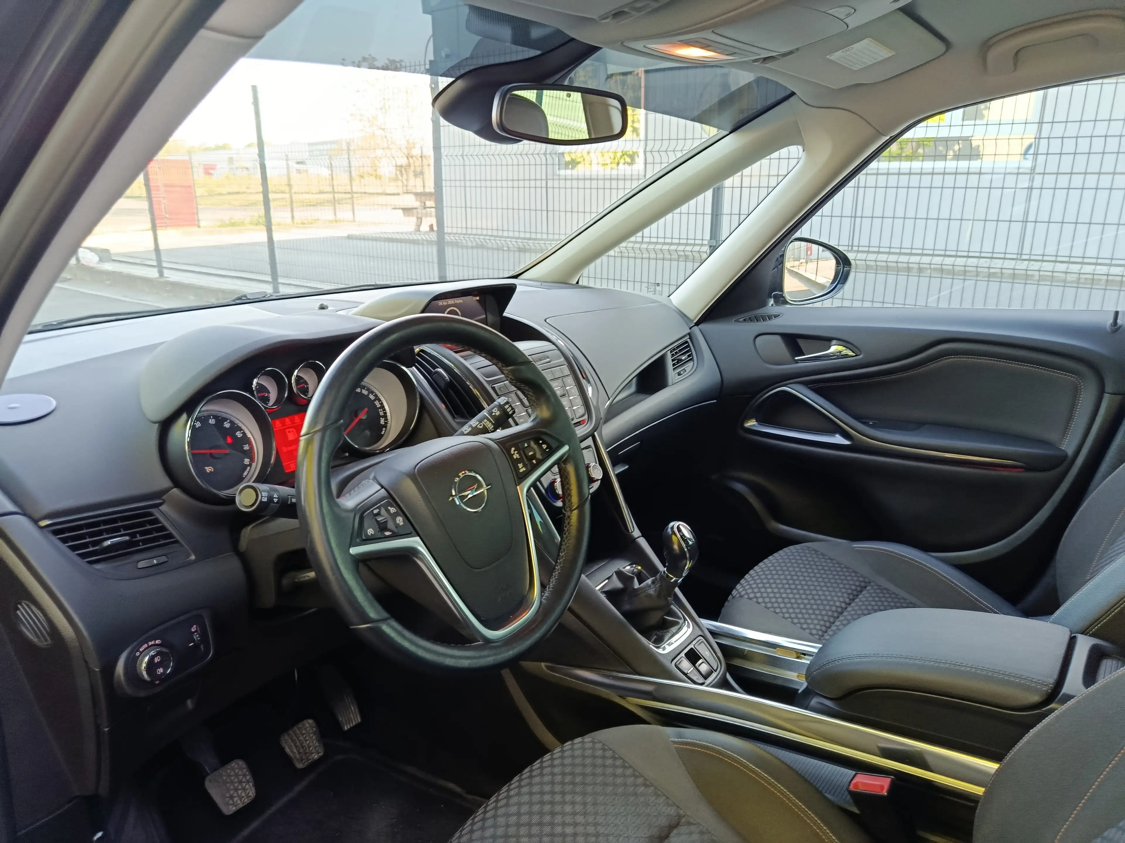 Opel Zafira Tourer Zafira 1.6 Turbo ecoFLEX Enjoy Start/Stop — photo 8