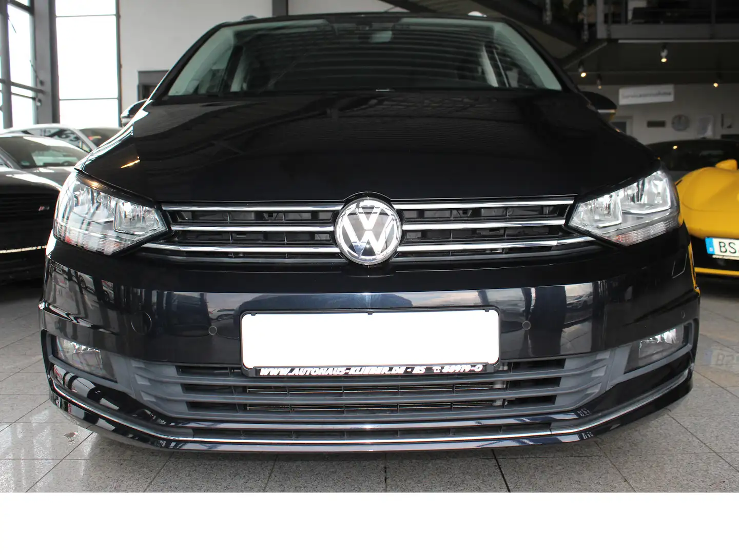 Volkswagen Touran 2.0 TDI Sound ACC*NAVI*AHK*SHZ Чорний - 2