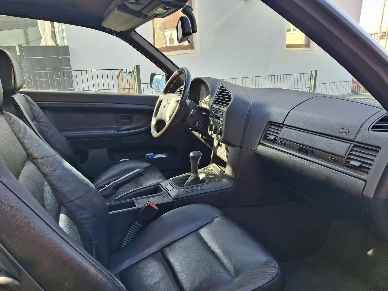BMW 318i, foto 11