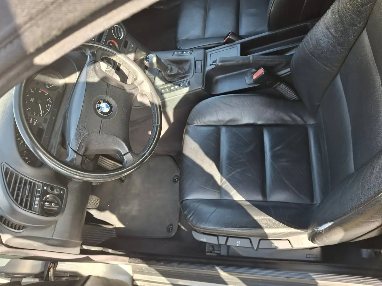 BMW 318i, foto 8