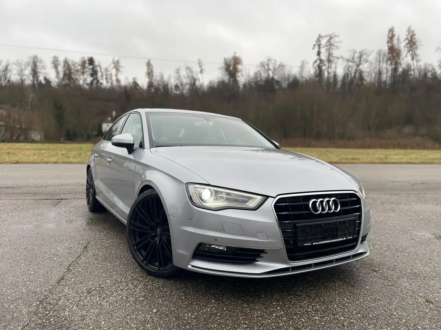 Audi A3 attraction Grau - 2