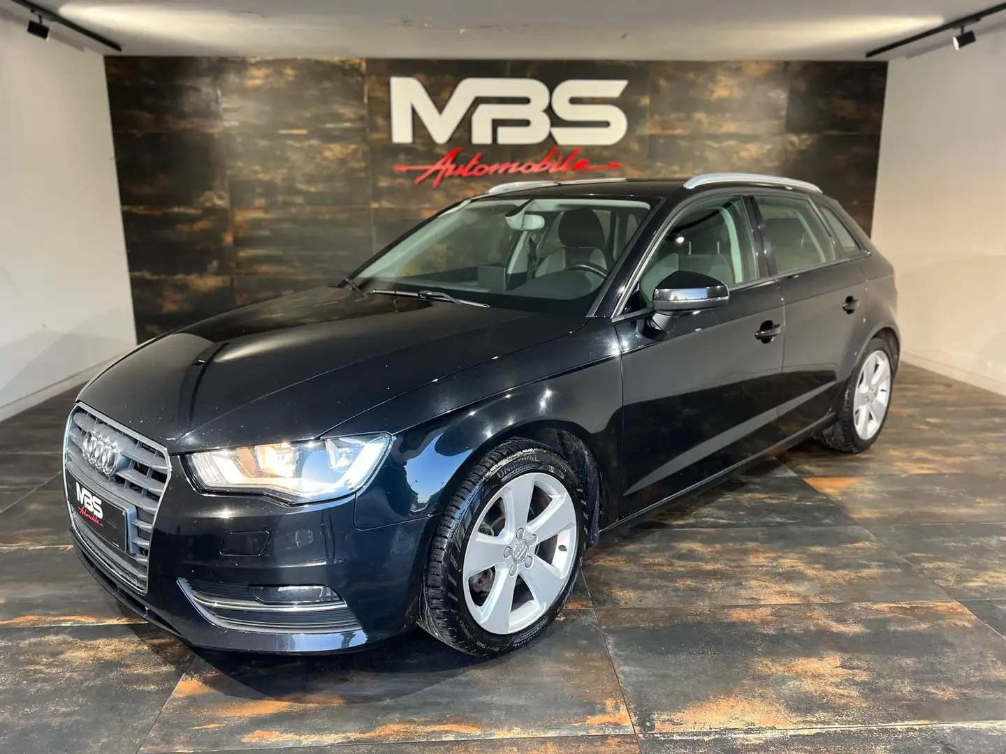 Audi A3 A3 Sportback 1.6 TDi * CLIM-BIZONE * GPS * RADARS Zwart - 1