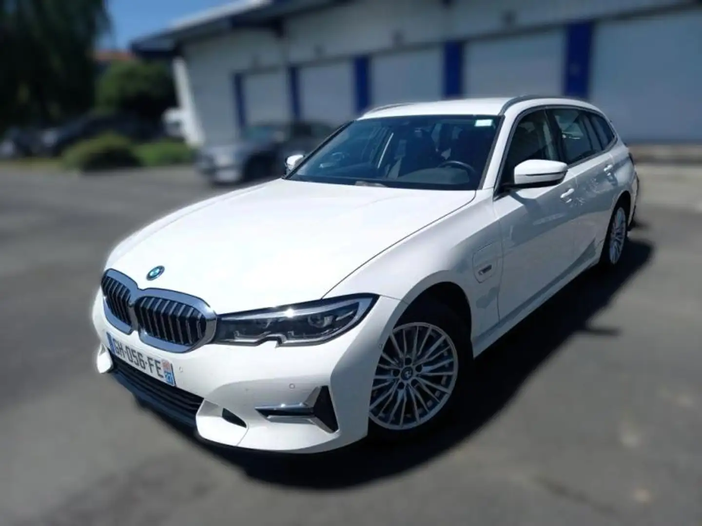 BMW 320 320eA 204ch Luxury Blanc - 1
