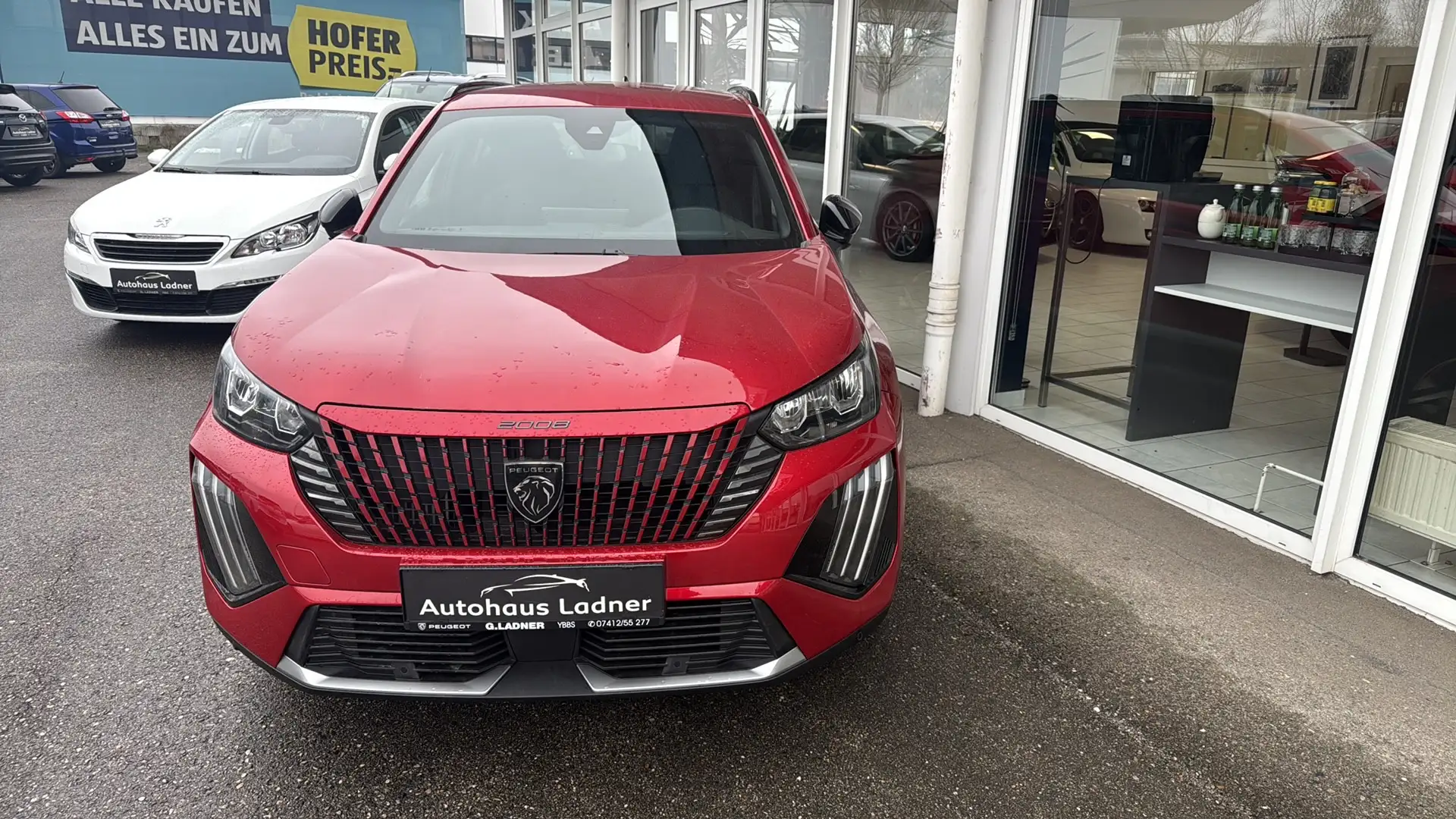 Peugeot 2008 Allure PureTech 100 Rot - 2