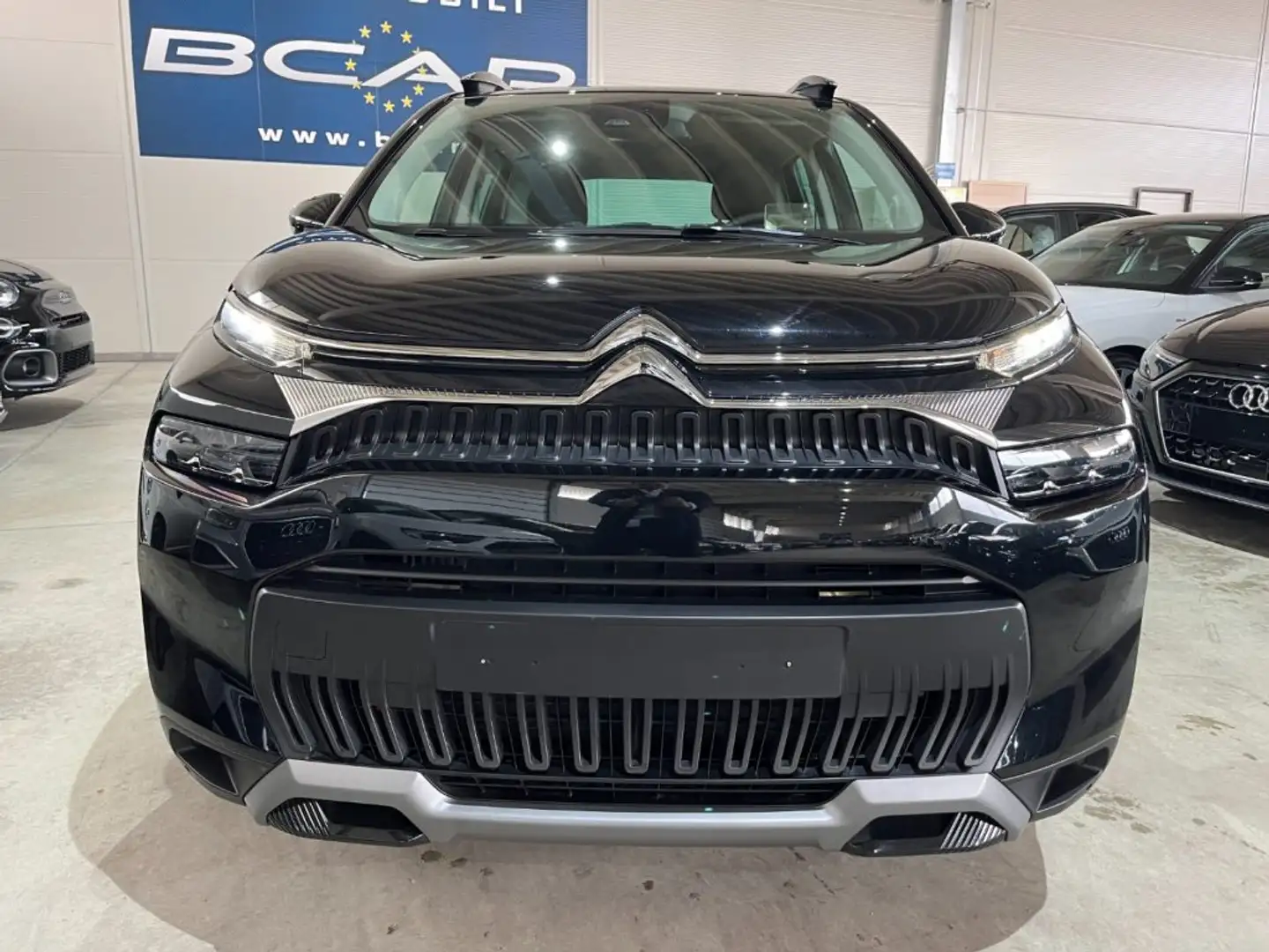 Citroen C3 Aircross 1.2 T 110CV S&S Shine Pack/NAVI/FULL LED/OK NEOPAT Černá - 2