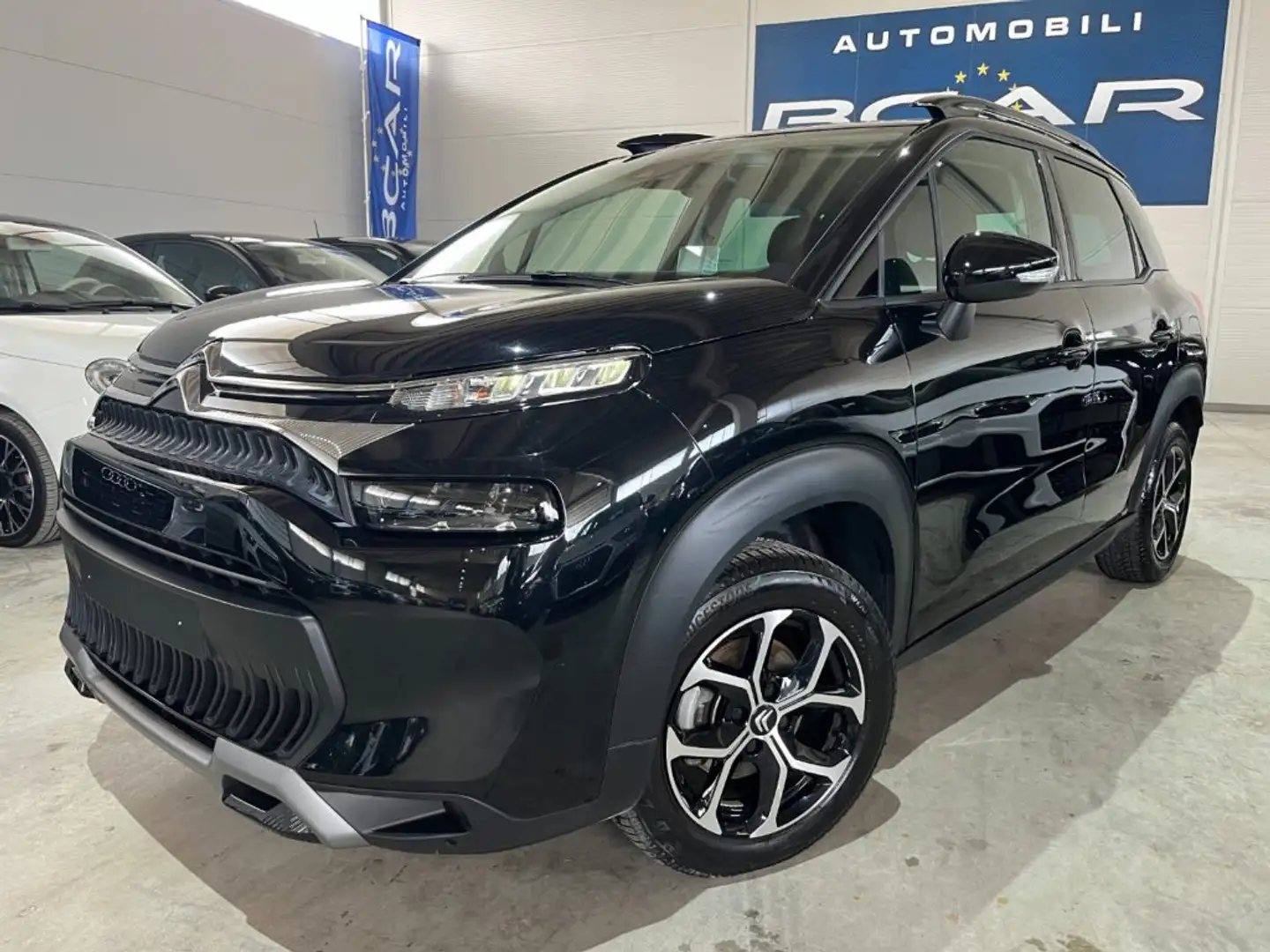 Citroen C3 Aircross 1.2 T 110CV S&S Shine Pack/NAVI/FULL LED/OK NEOPAT Černá - 1