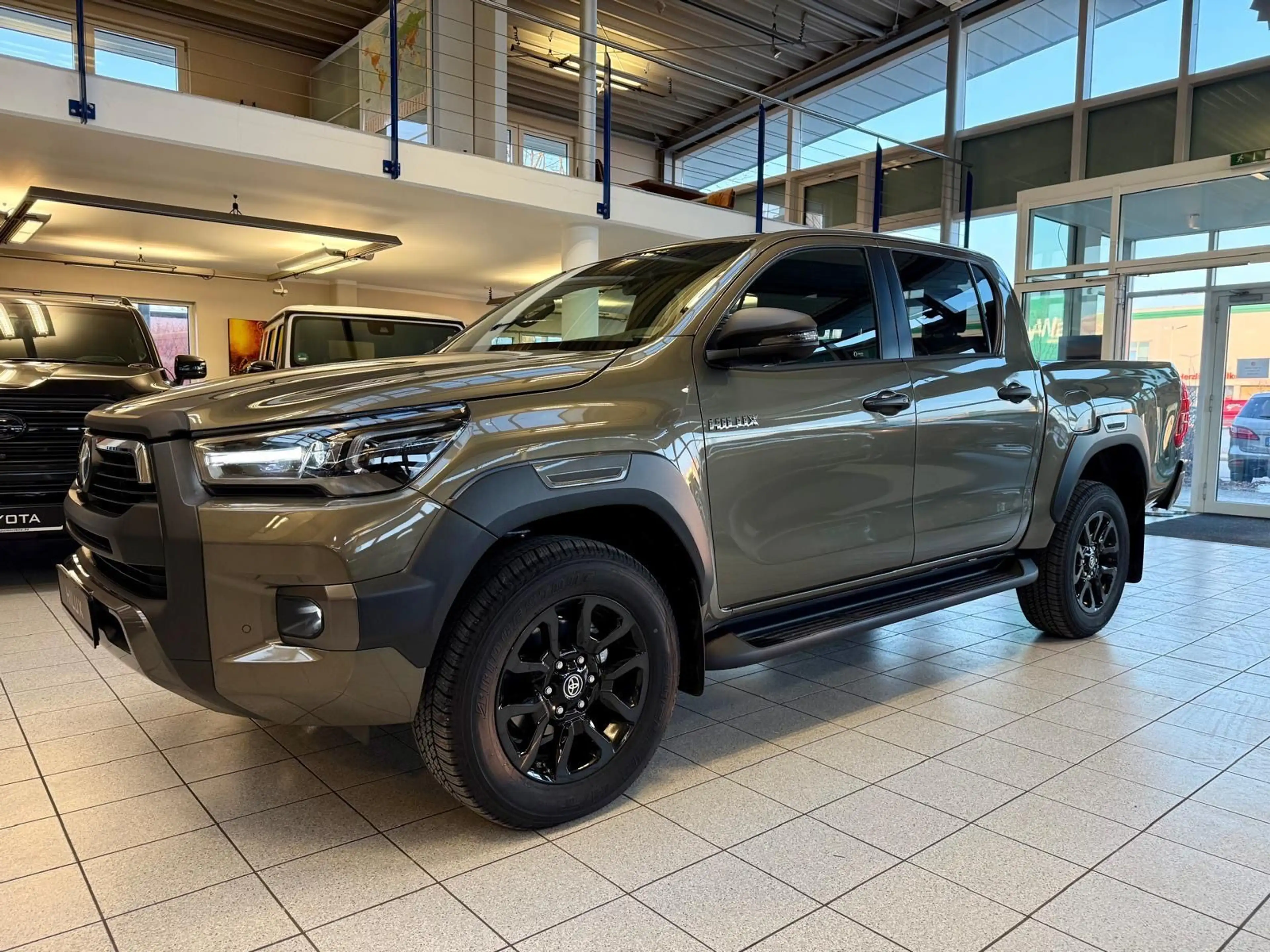 Toyota Hilux DOUBLE CAB INVINCIBLE-MILD HYB.-360 CAM.-JBL-`26 — photo 5