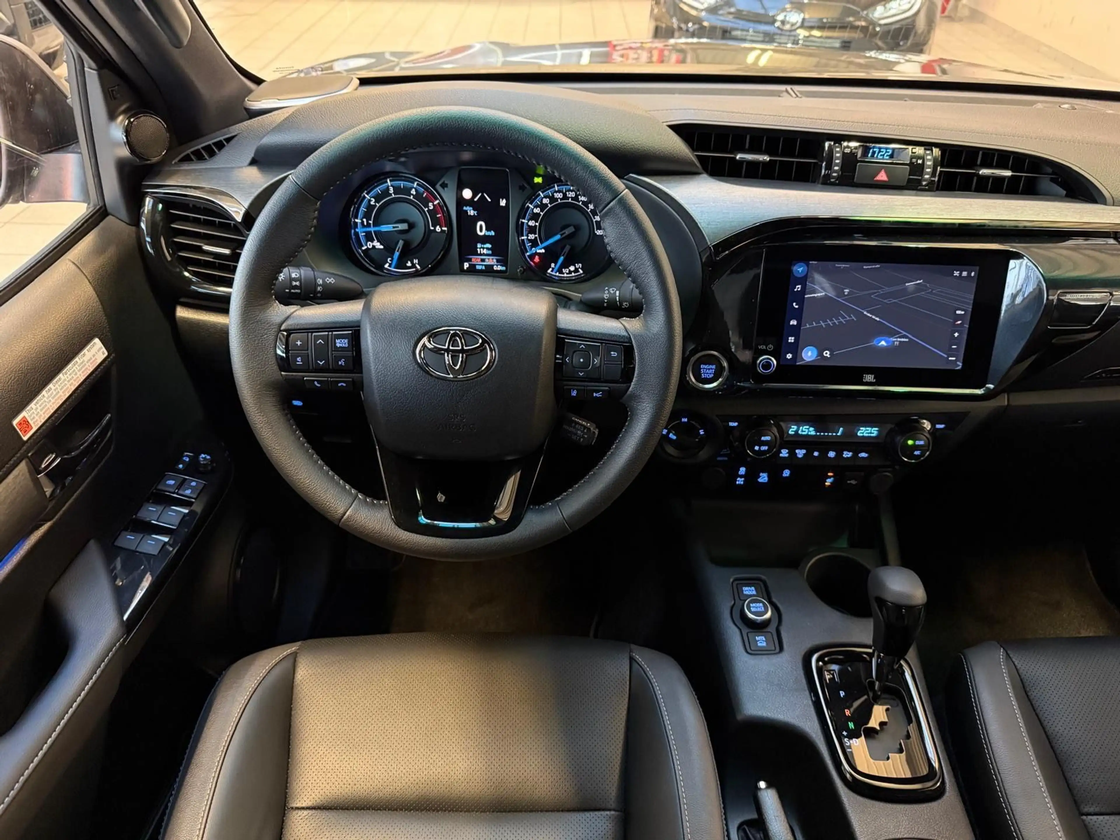 Toyota Hilux DOUBLE CAB INVINCIBLE-MILD HYB.-360 CAM.-JBL-`26 — photo 9