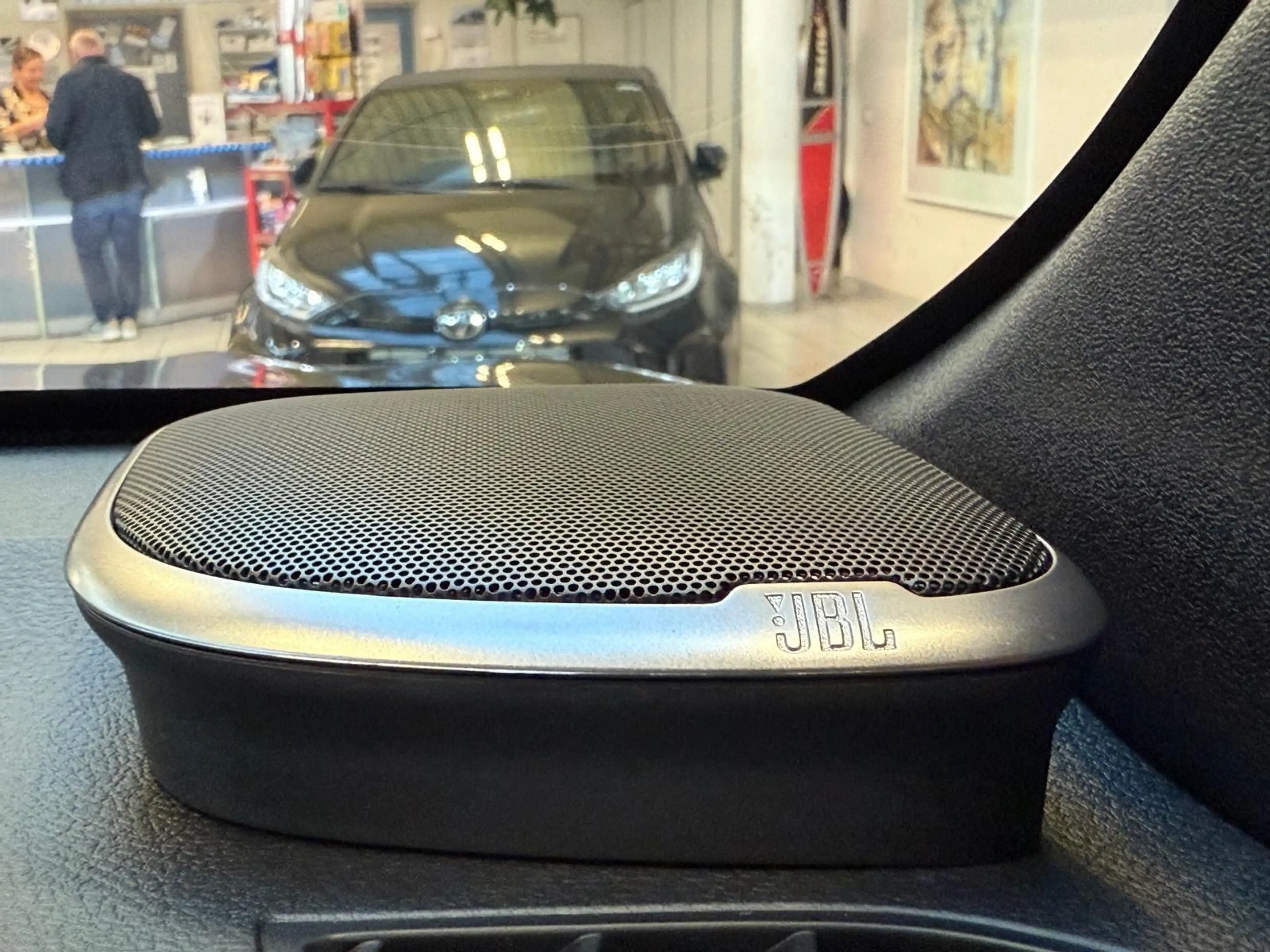 Toyota Hilux DOUBLE CAB INVINCIBLE-MILD HYB.-360 CAM.-JBL-`26 — photo 6