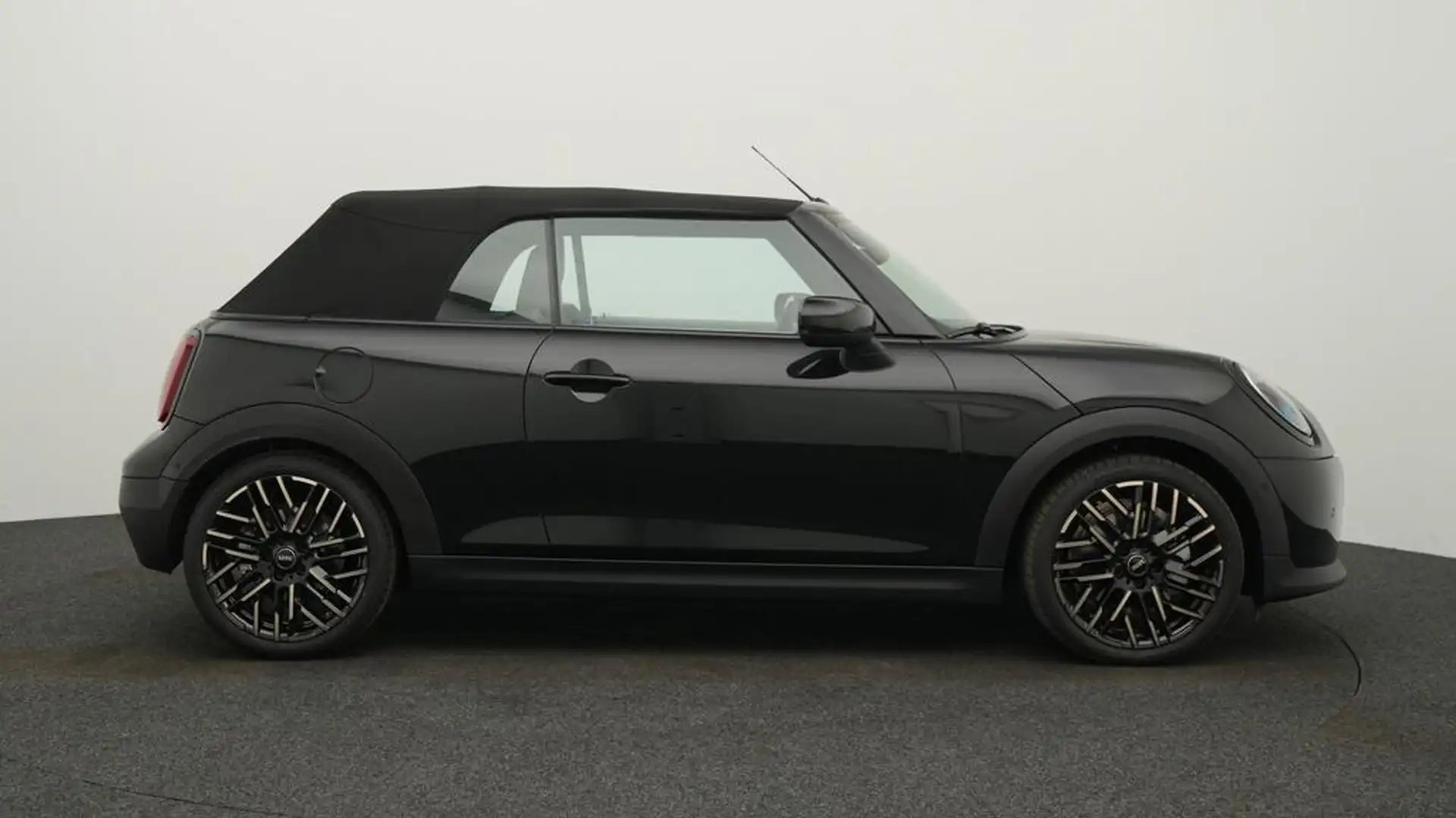 MINI Cooper C Cabrio Favoured Trim Schwarz - 2
