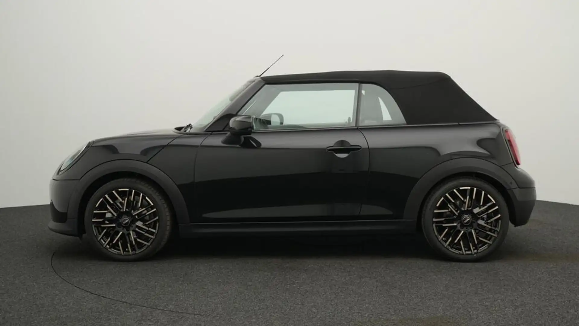 MINI Cooper C Cabrio Favoured Trim Zwart - 2
