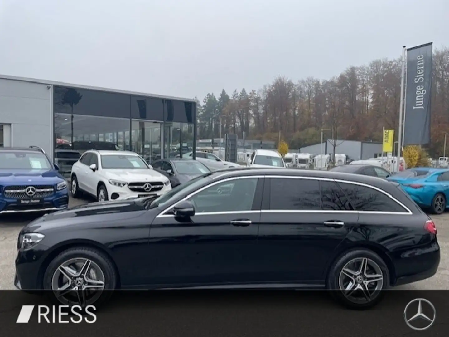 Mercedes-Benz E 300 de 4M T AMG DISTR. LED RÜCKFAHRK. EASY PACK HK Negro - 2