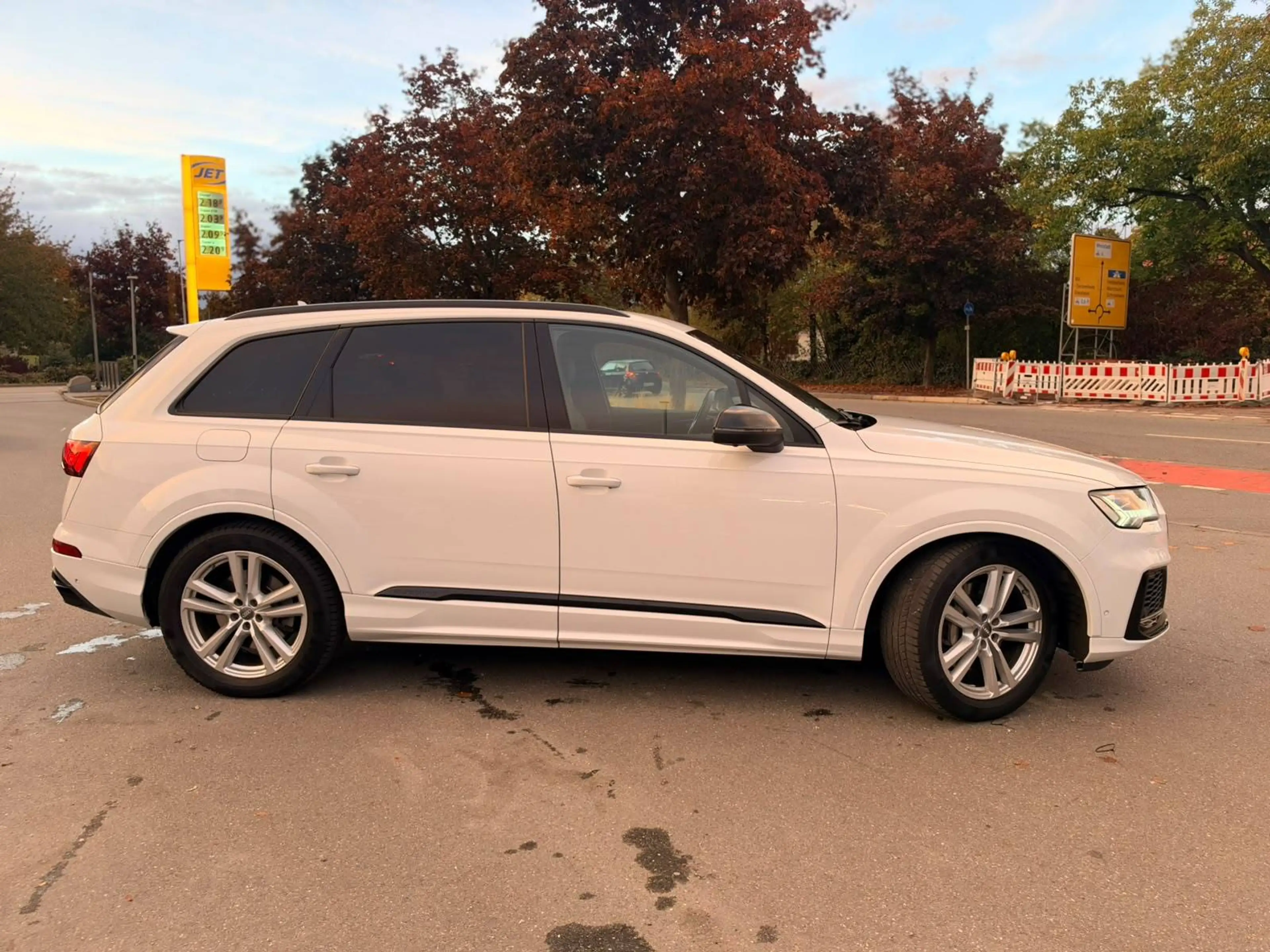 Audi Q7 50 TDI quattro 3 x S line — photo 6