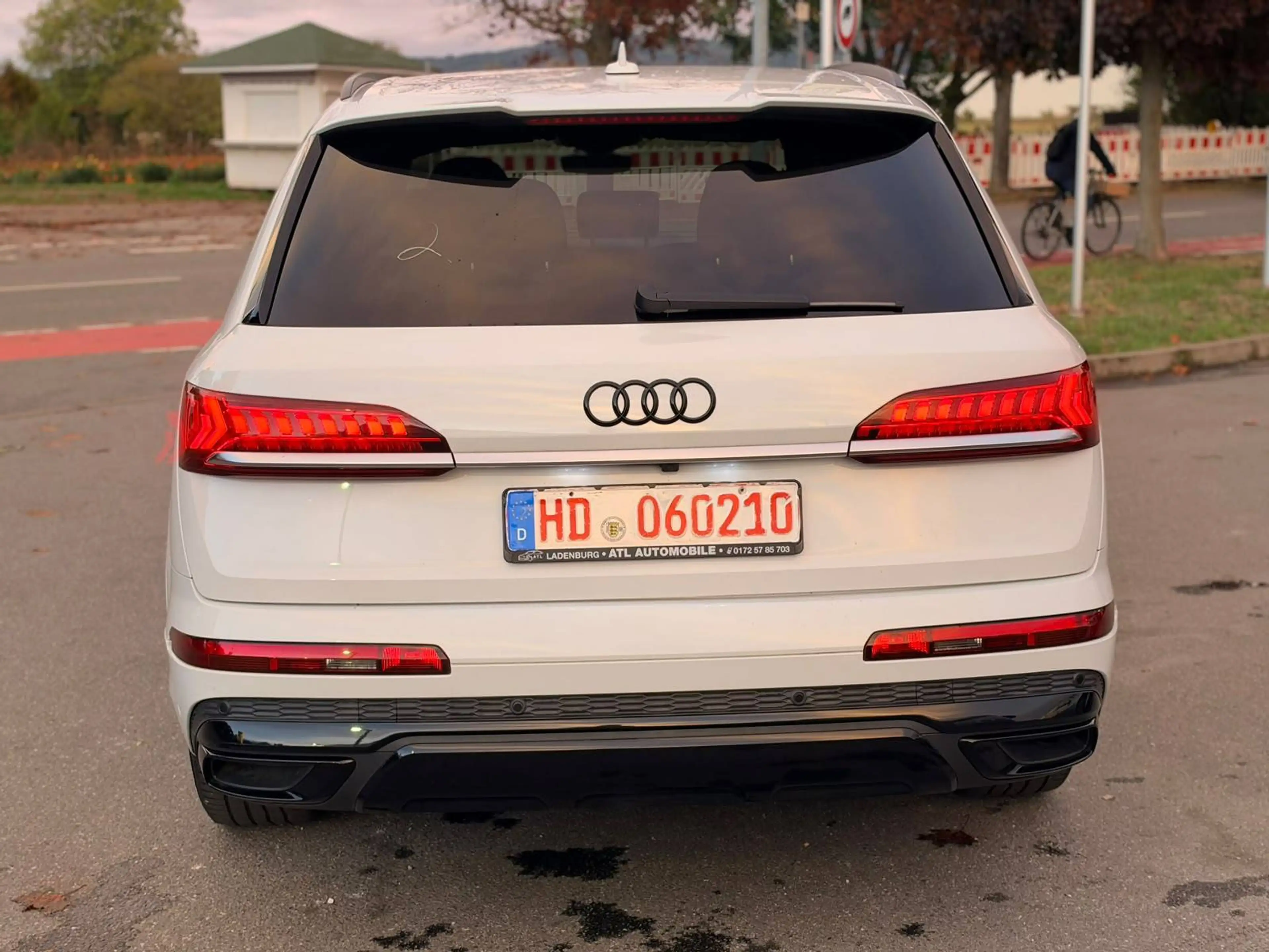 Audi Q7 50 TDI quattro 3 x S line — photo 4