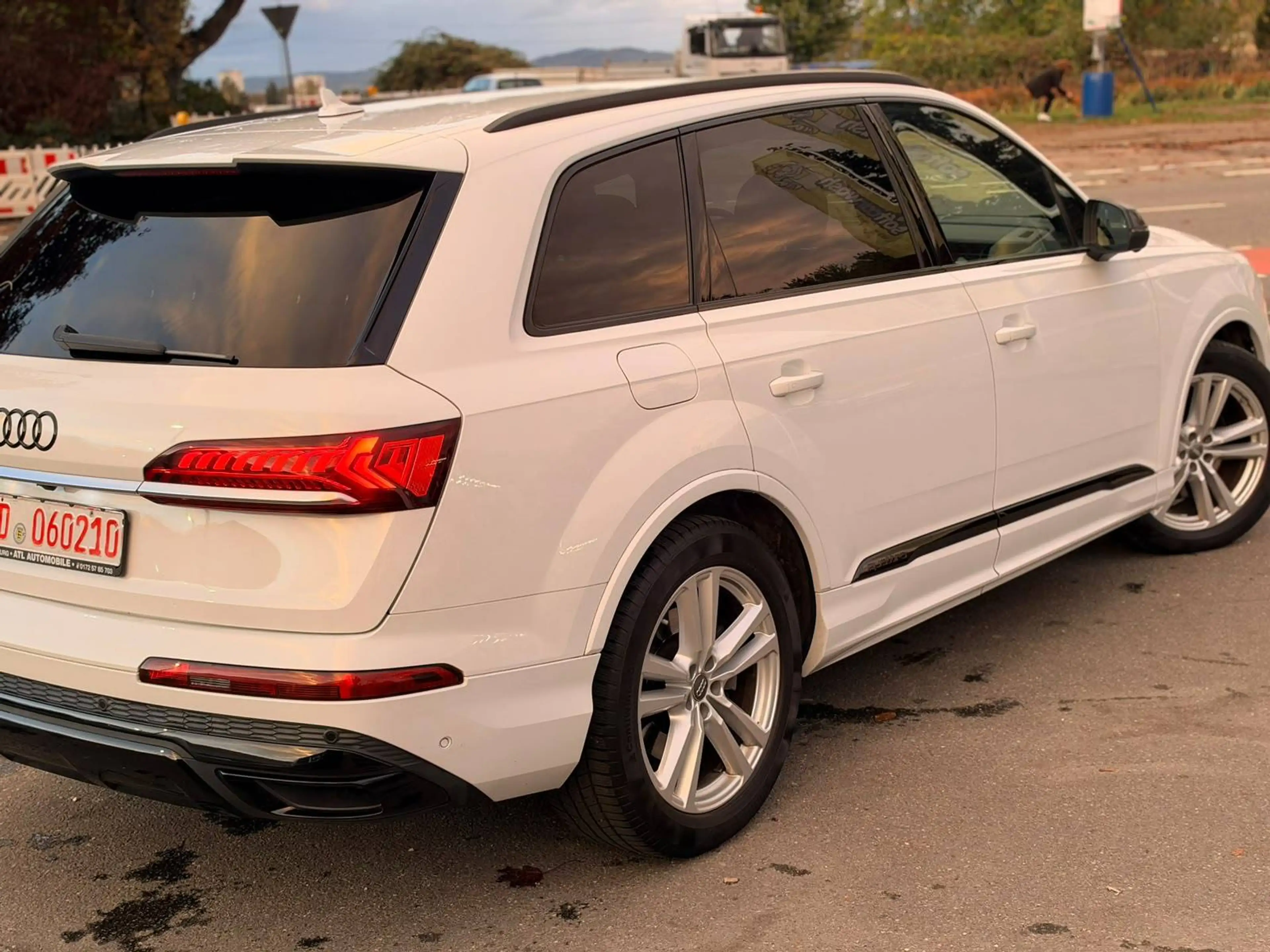 Audi Q7 50 TDI quattro 3 x S line — photo 5