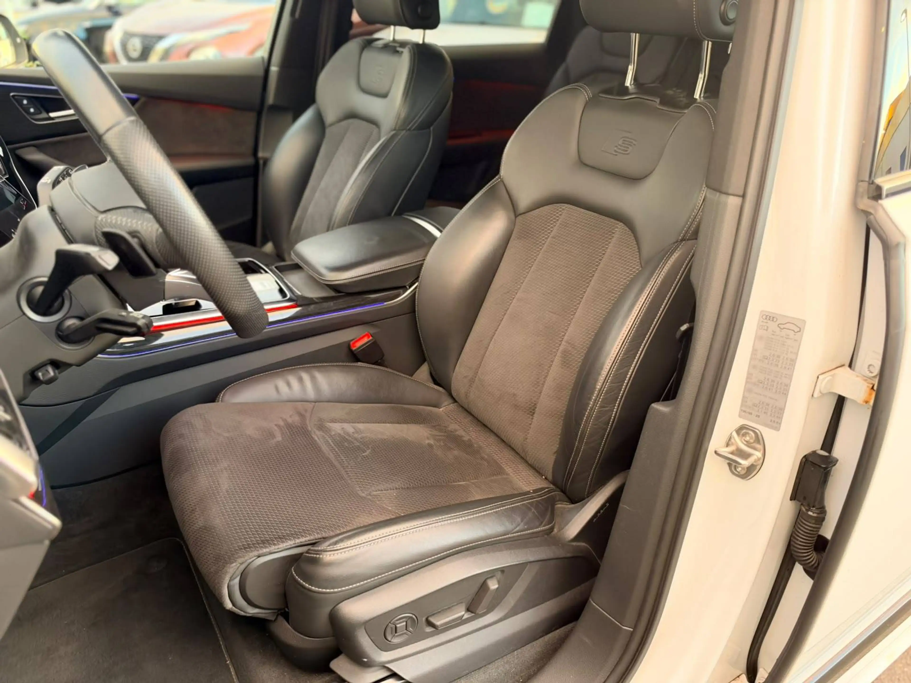 Audi Q7 50 TDI quattro 3 x S line — photo 11