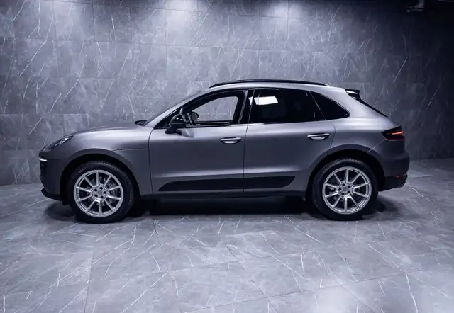 Porsche Macan view 2