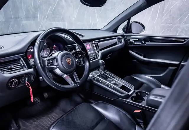 Porsche Macan view 10