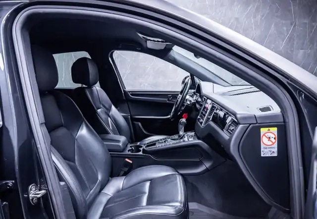 Porsche Macan view 14