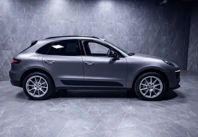 Porsche Macan view 8