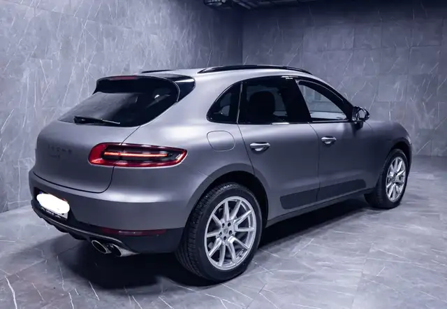 Porsche Macan view 7