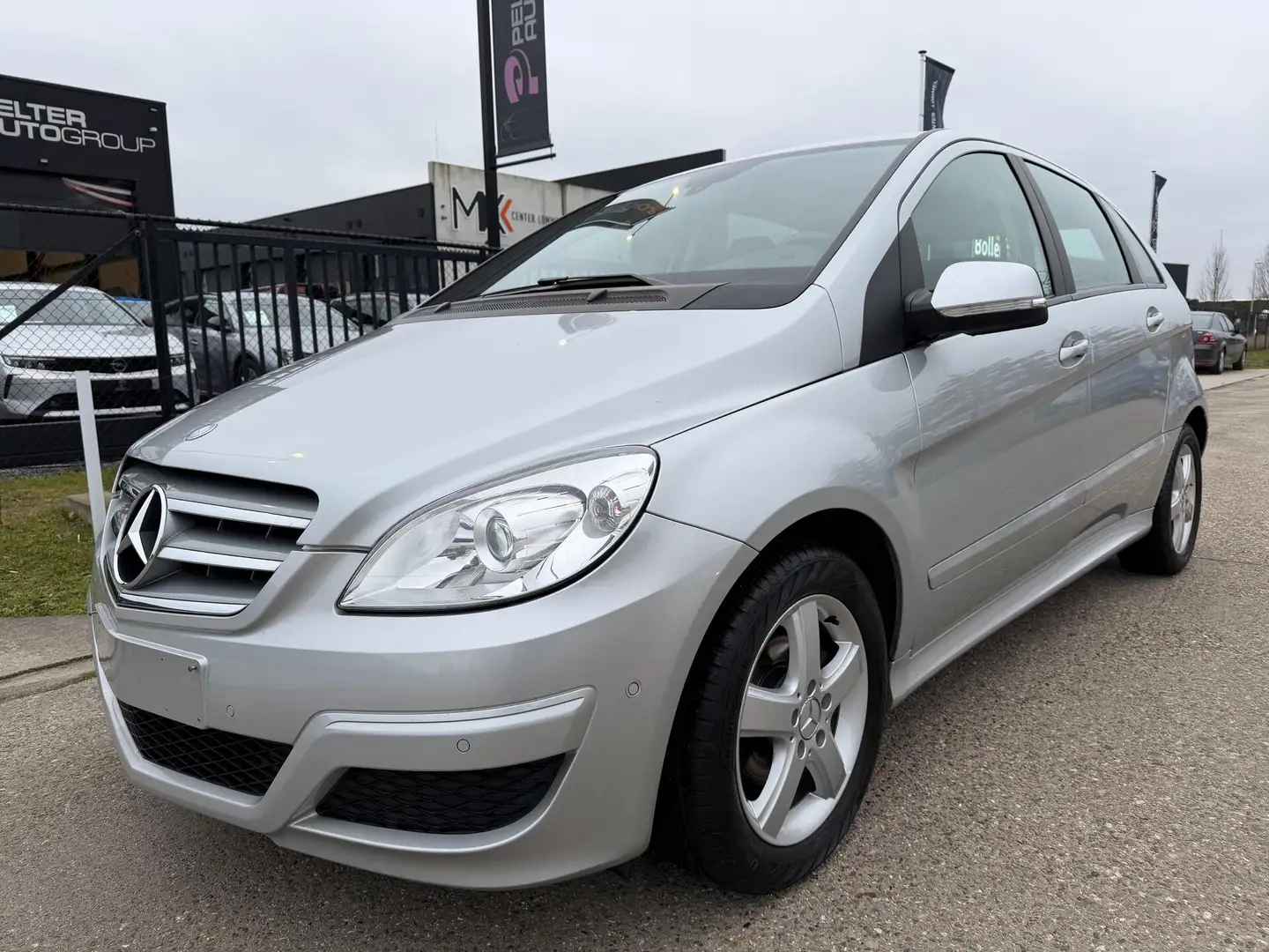 Mercedes-Benz B 180 benzine Automaat Pano dak Leder Gris - 2