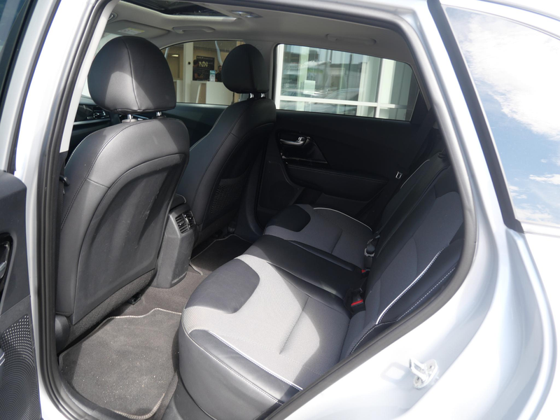 Kia e-Niro DynamicPlusLine 64 kWh | Schuif-kantel dak | Stoel — photo 9