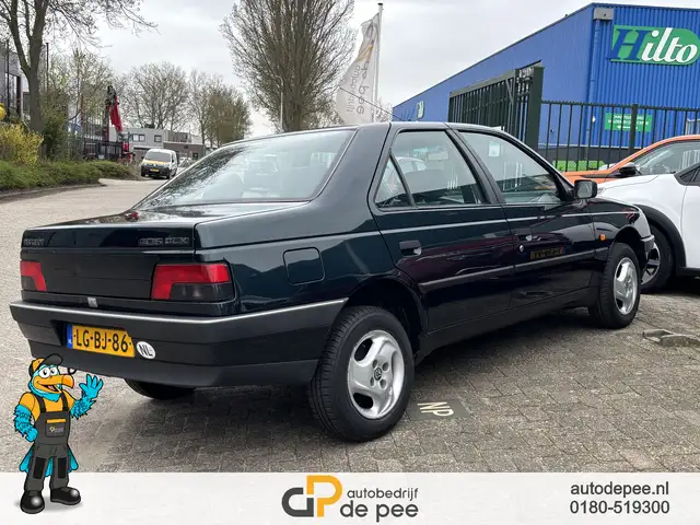 Peugeot 405 view 18