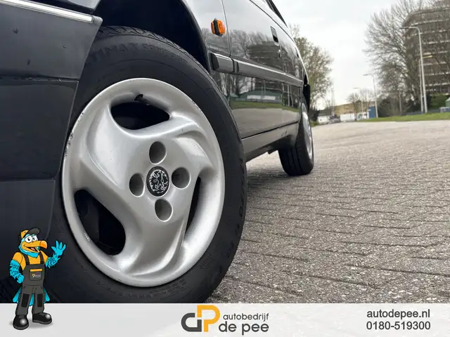 Peugeot 405 view 15