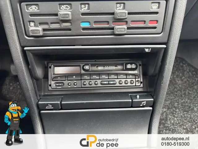 Peugeot 405 view 10