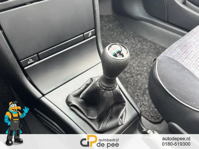 Peugeot 405 view 8