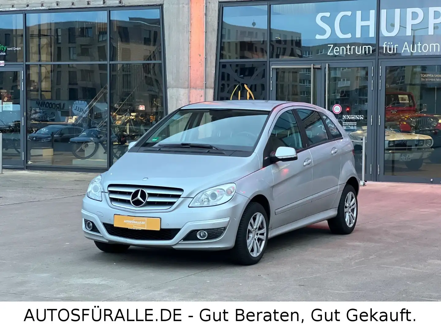 Mercedes-Benz B 170 *NGT*SportsTourer*Autom.*AHK*PDC*SH*Klima* Silber - 1