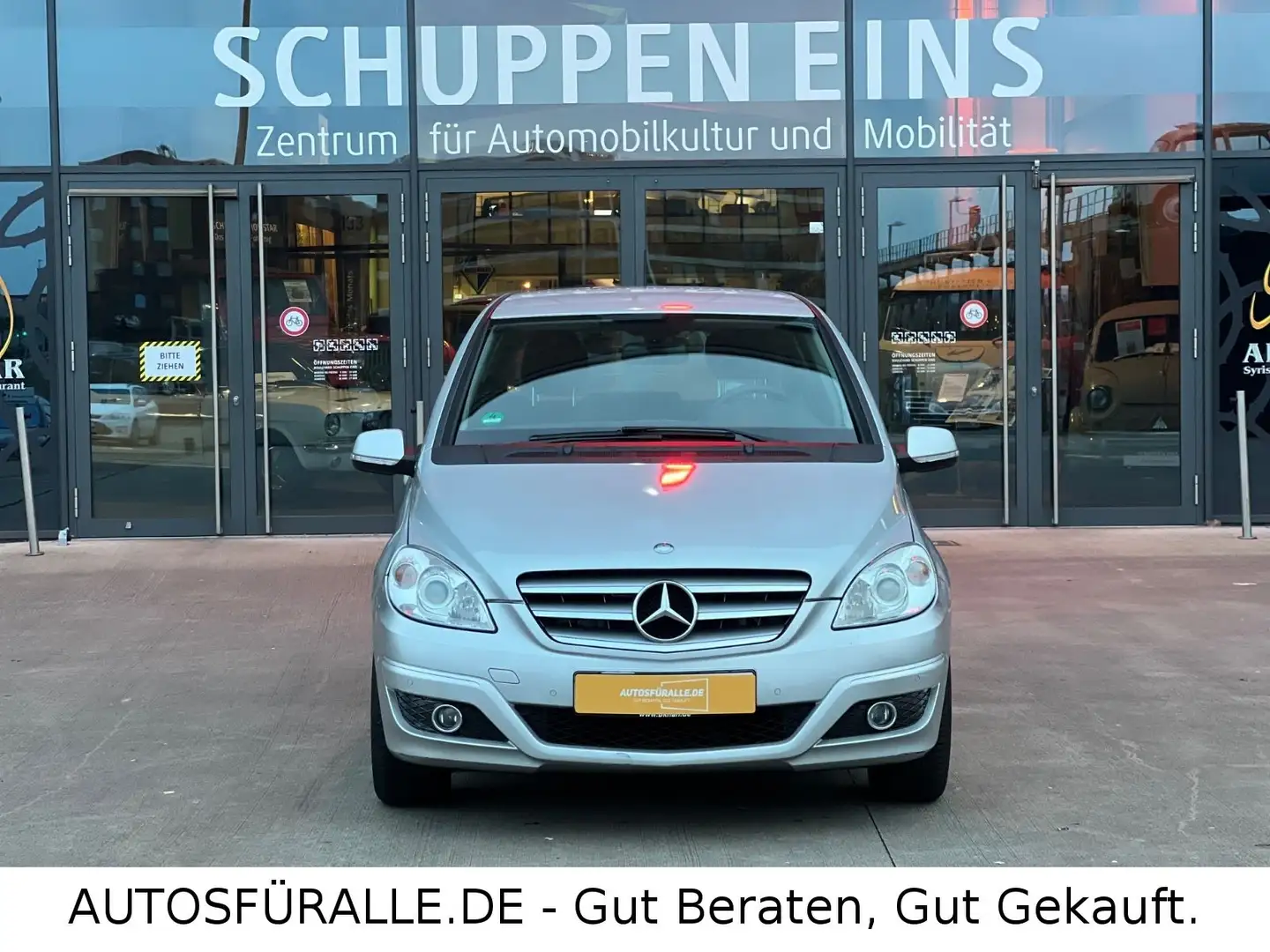 Mercedes-Benz B 170 *NGT*SportsTourer*Autom.*AHK*PDC*SH*Klima* Silber - 2
