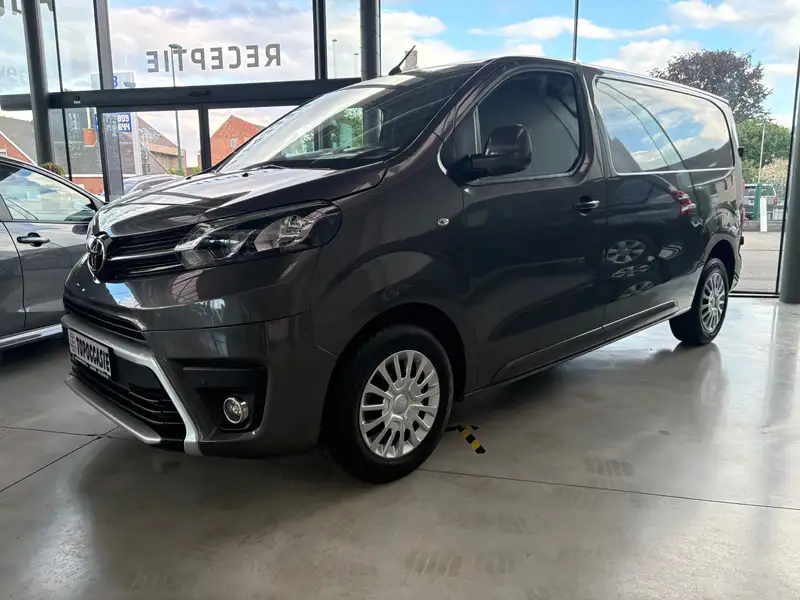 Toyota Proace Proace 2.0 D-4D Medium Comfort / €20500+btw / 22514km