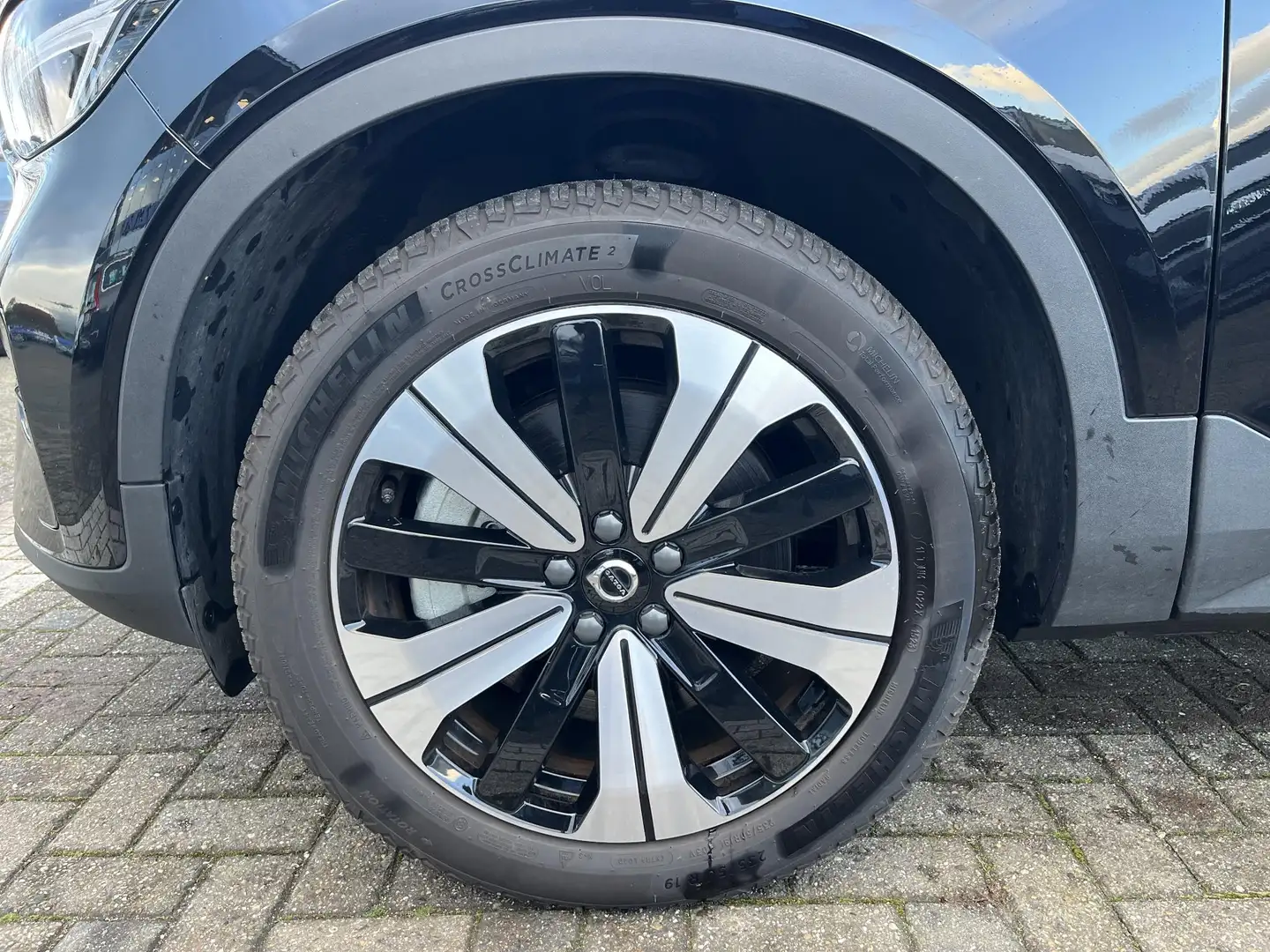 Volvo XC40 Recharge Core 69 kWh Negro - 2