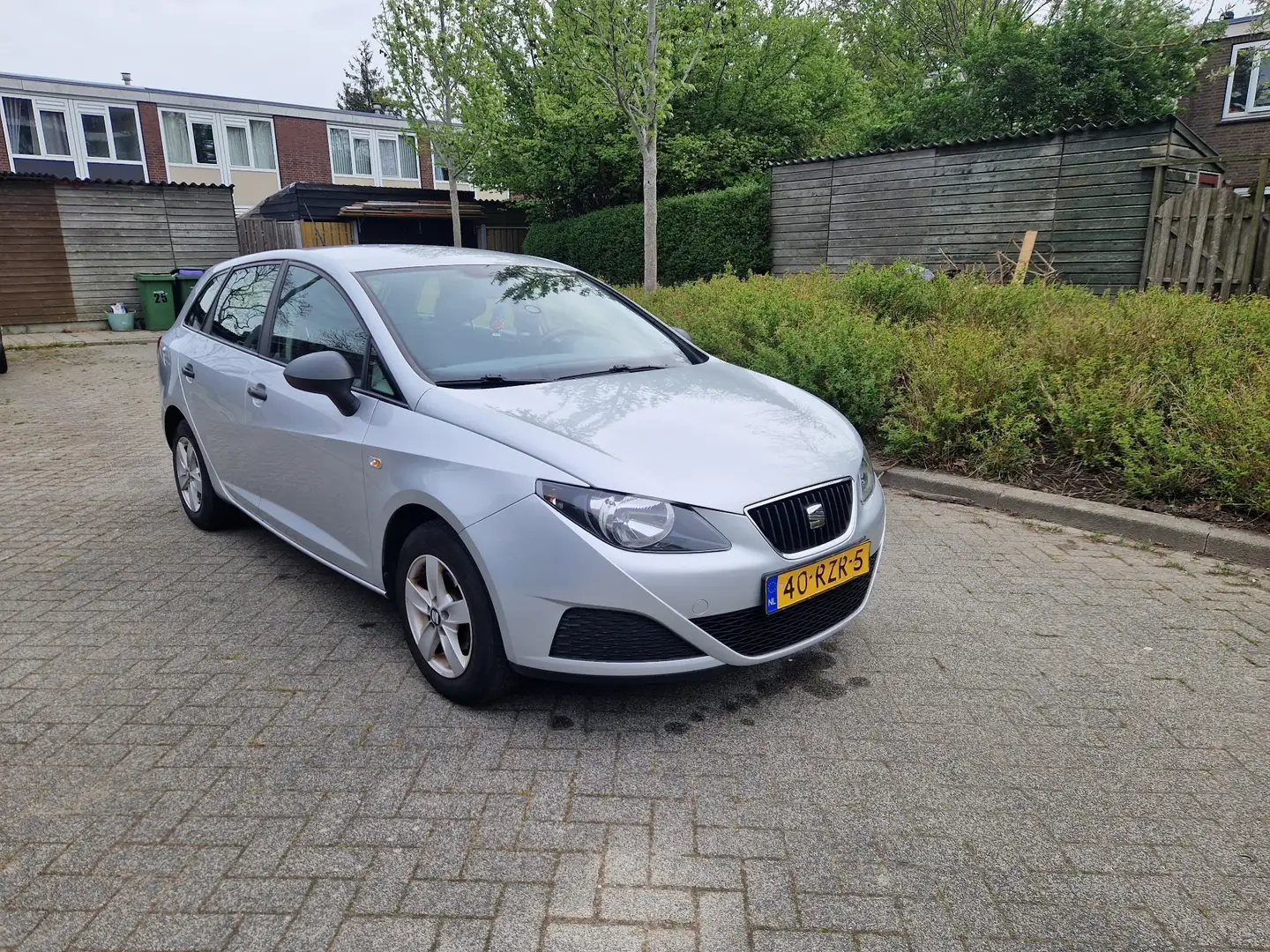 SEAT Ibiza 1.2 Club station met vernieuwde motor! Grijs - 1