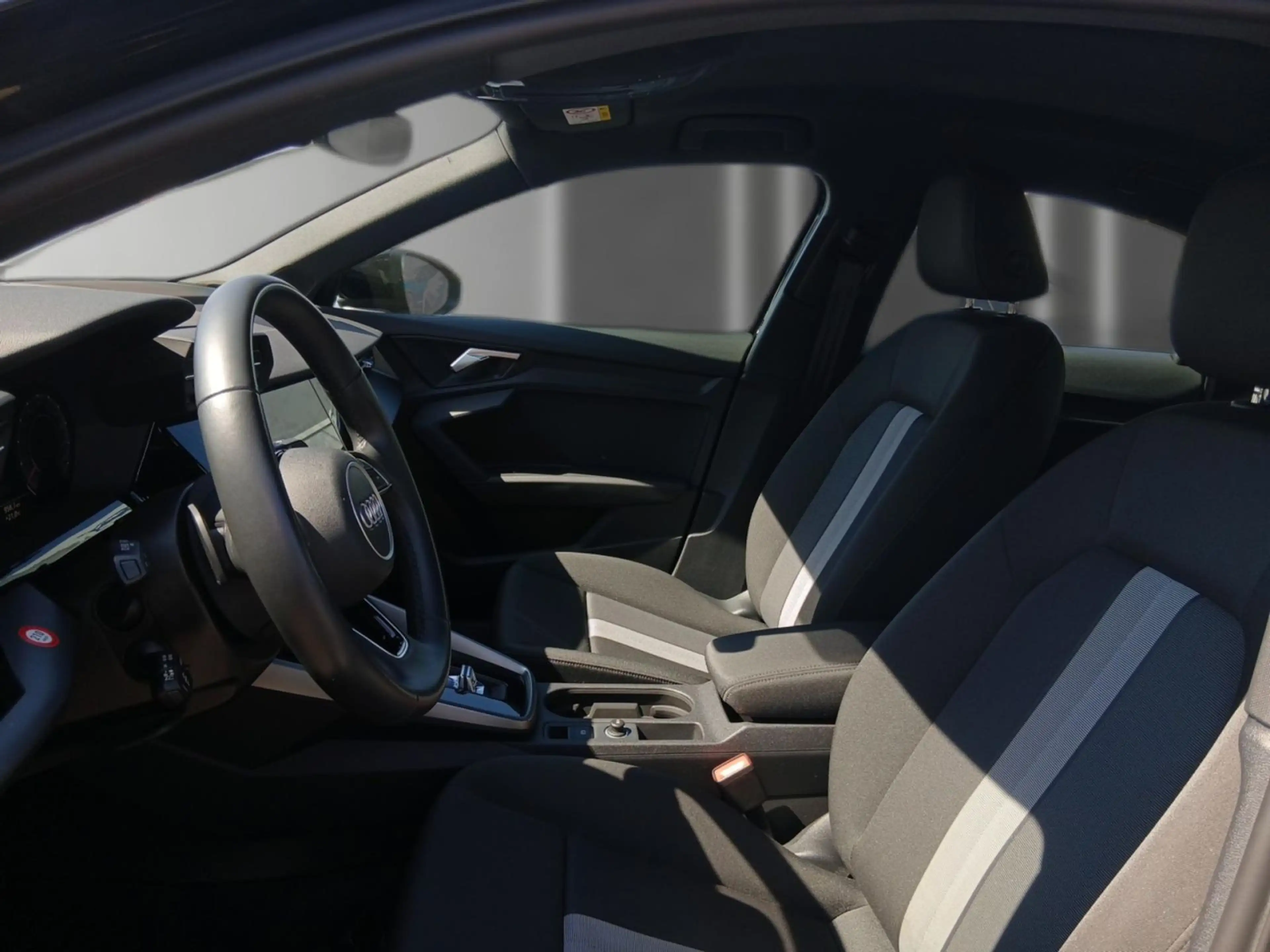 Audi A3 A3 Lim. 30 TFSI Adv. S tronic *ACC*R-CAM*NAV+* — photo 8