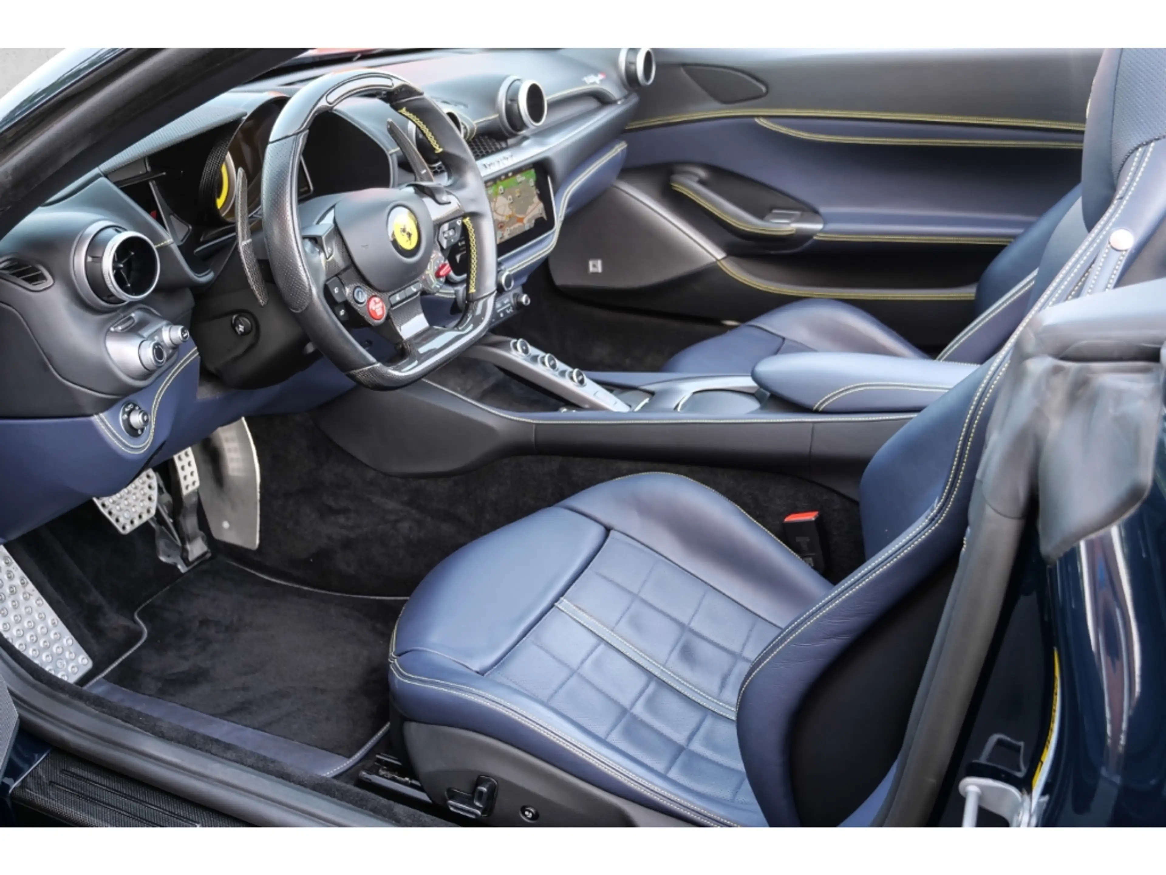 Ferrari Portofino M *MagneRide*Carbon+LED*JBL*CarPlay* — photo 13