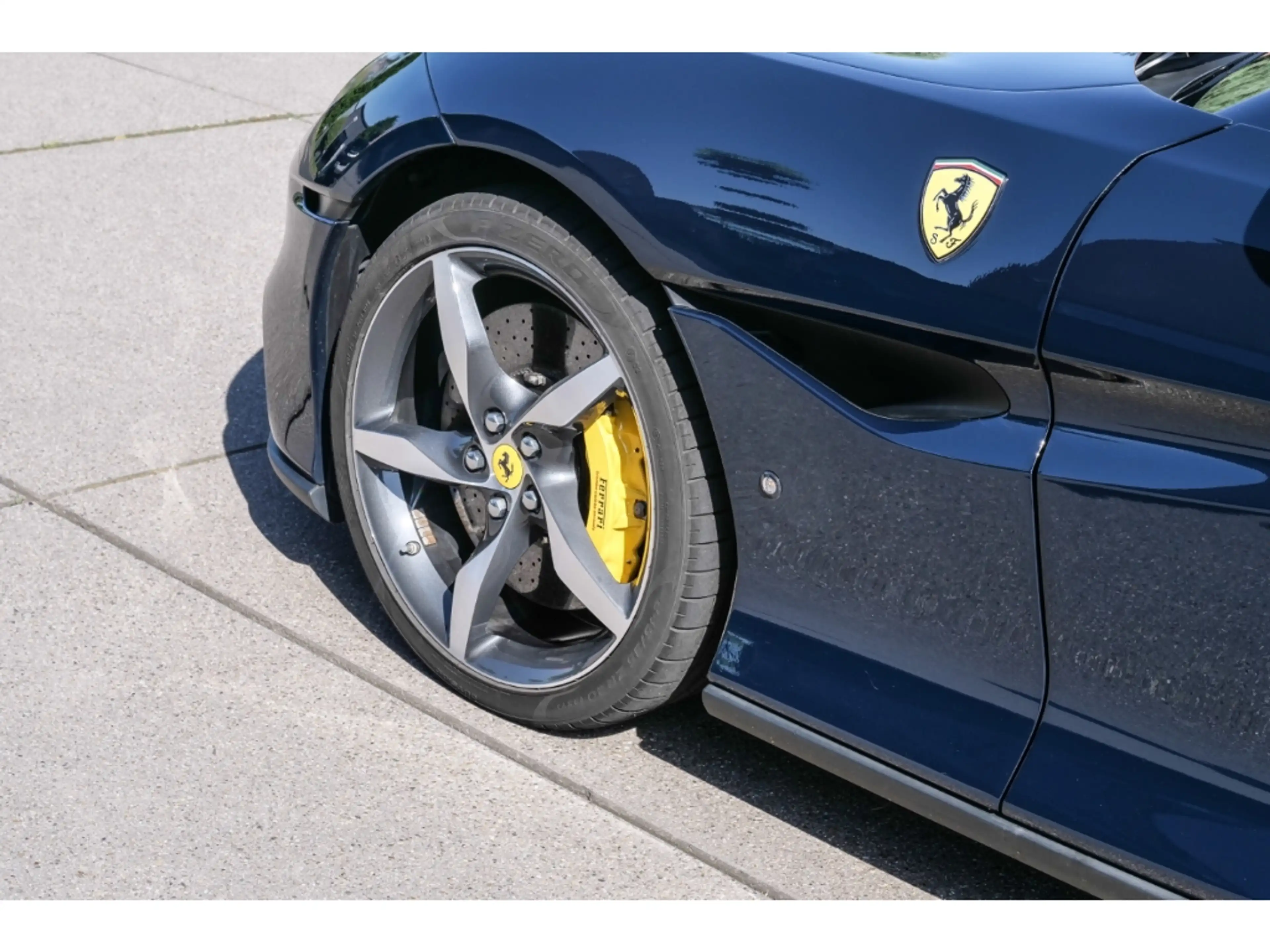 Ferrari Portofino M *MagneRide*Carbon+LED*JBL*CarPlay* — photo 12