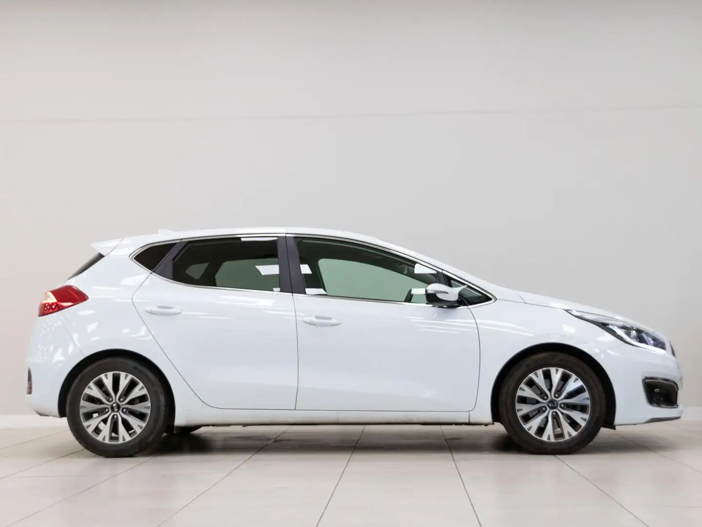 Kia Ceed / cee'd 1.0 T-GDI Eco-Dynamics Tech 100 Blanco - 2