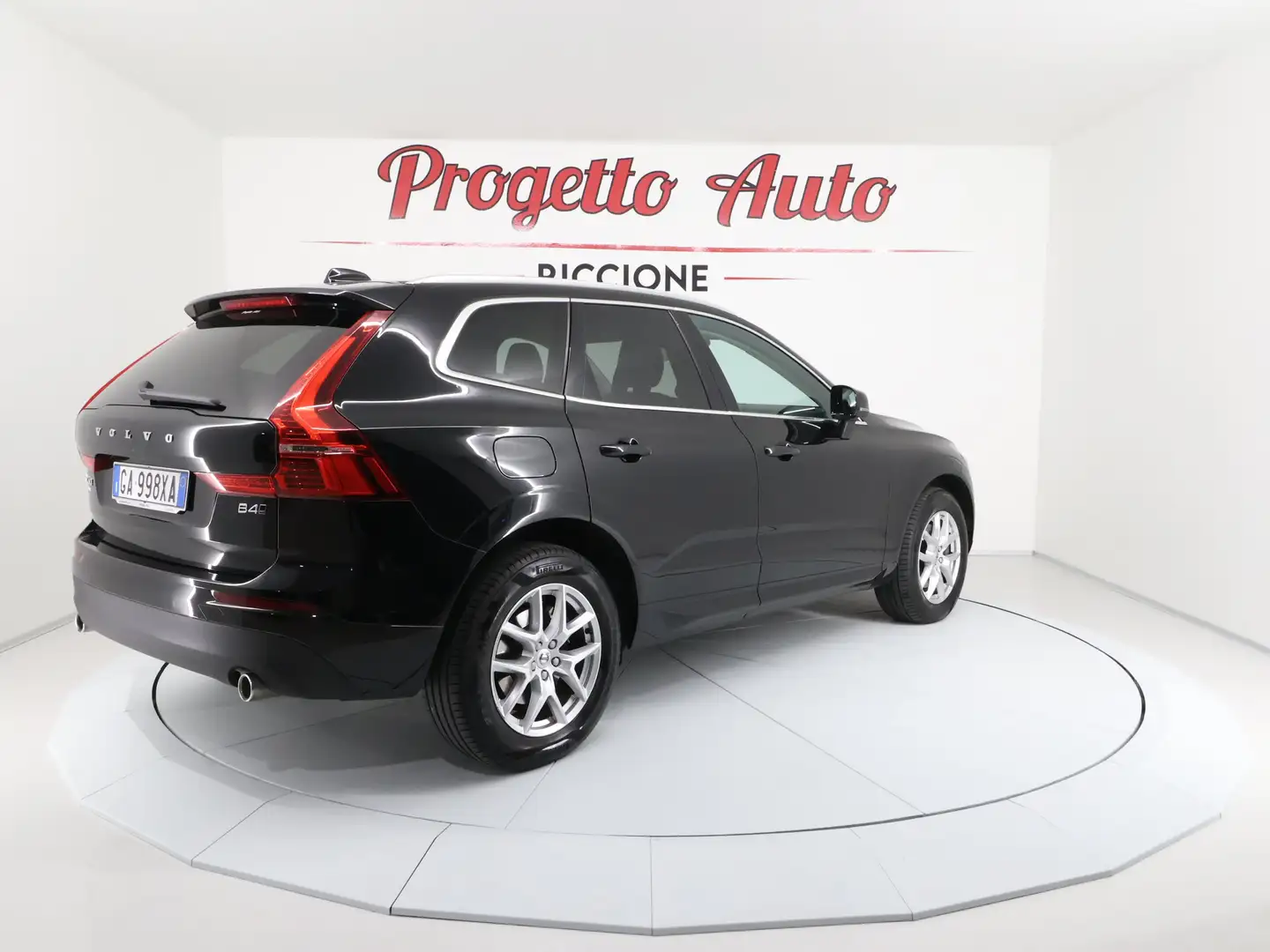 Volvo XC60 XC60 2.0 b4 Momentum Pro awd auto - 2