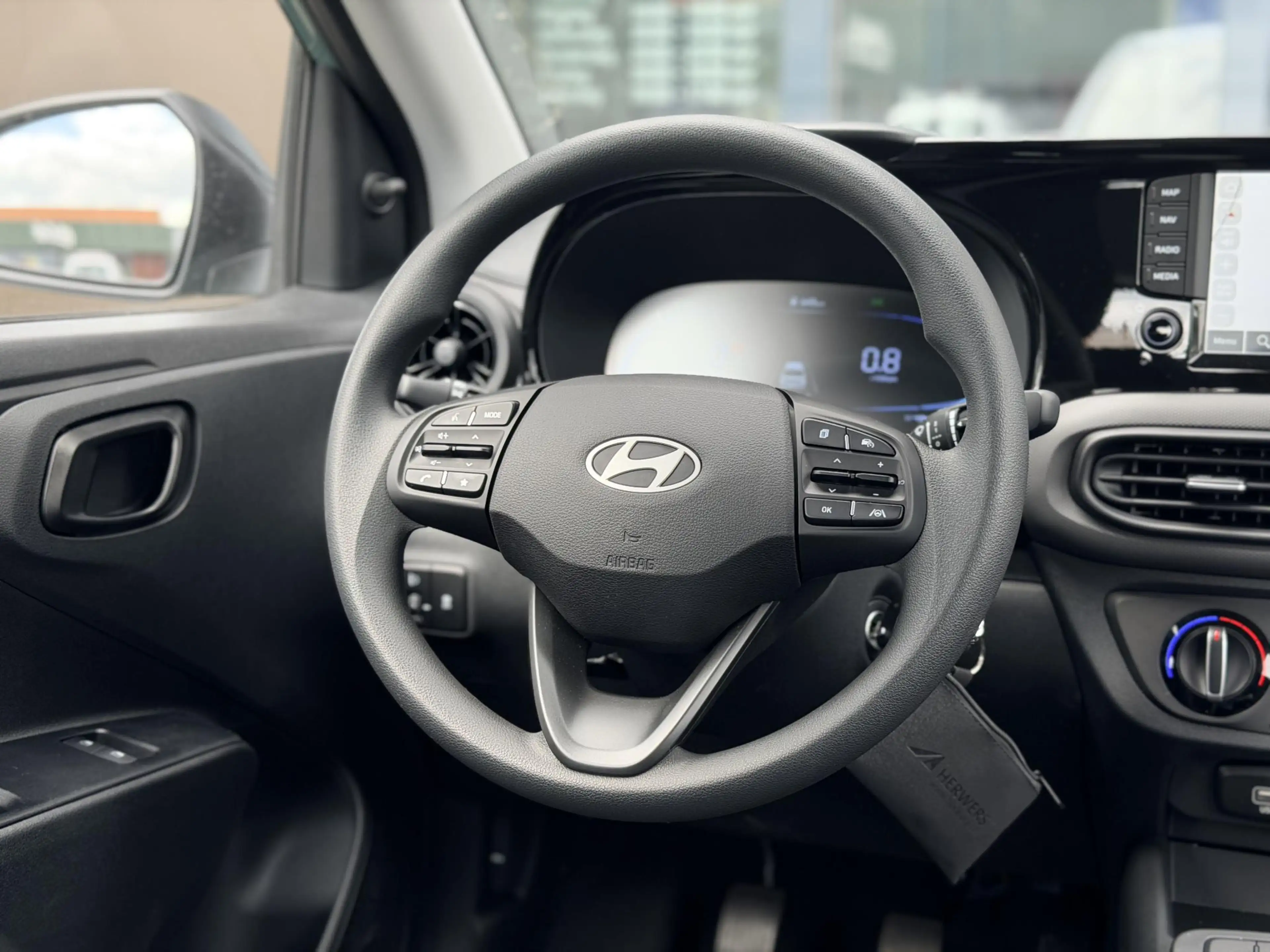 Hyundai i10 1.0 Comfort / Navigatie / Cruise Control / Apple C — photo 15