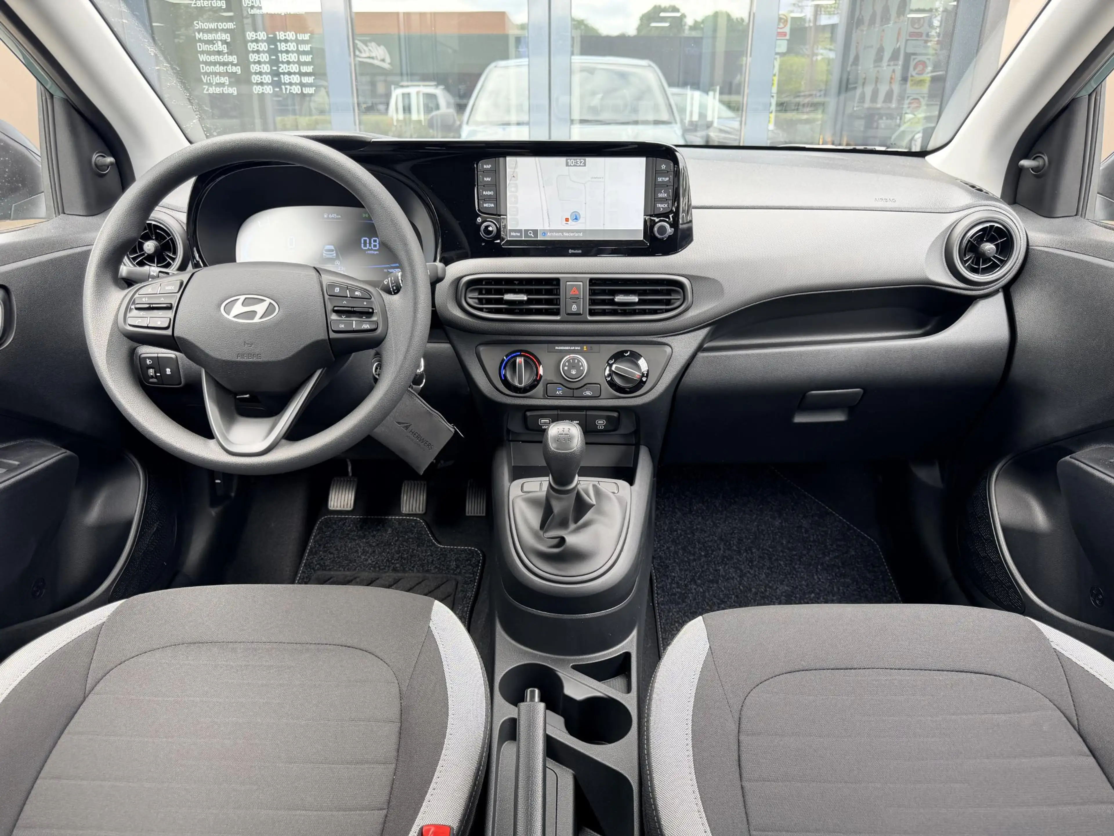 Hyundai i10 1.0 Comfort / Navigatie / Cruise Control / Apple C — photo 10