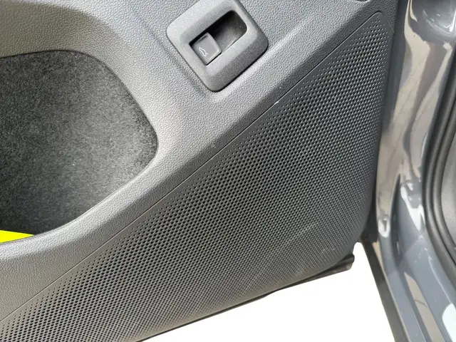 Volkswagen Tiguan view 11