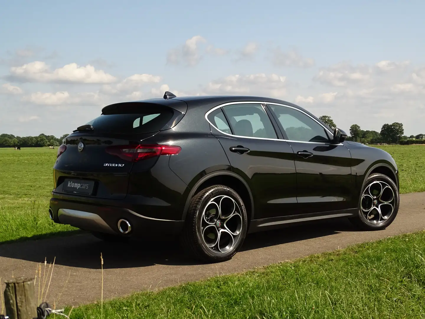 Alfa Romeo Stelvio 2.2d AWD Veloce | Carplay | Zw. Hemel | Sportst. | Noir - 2