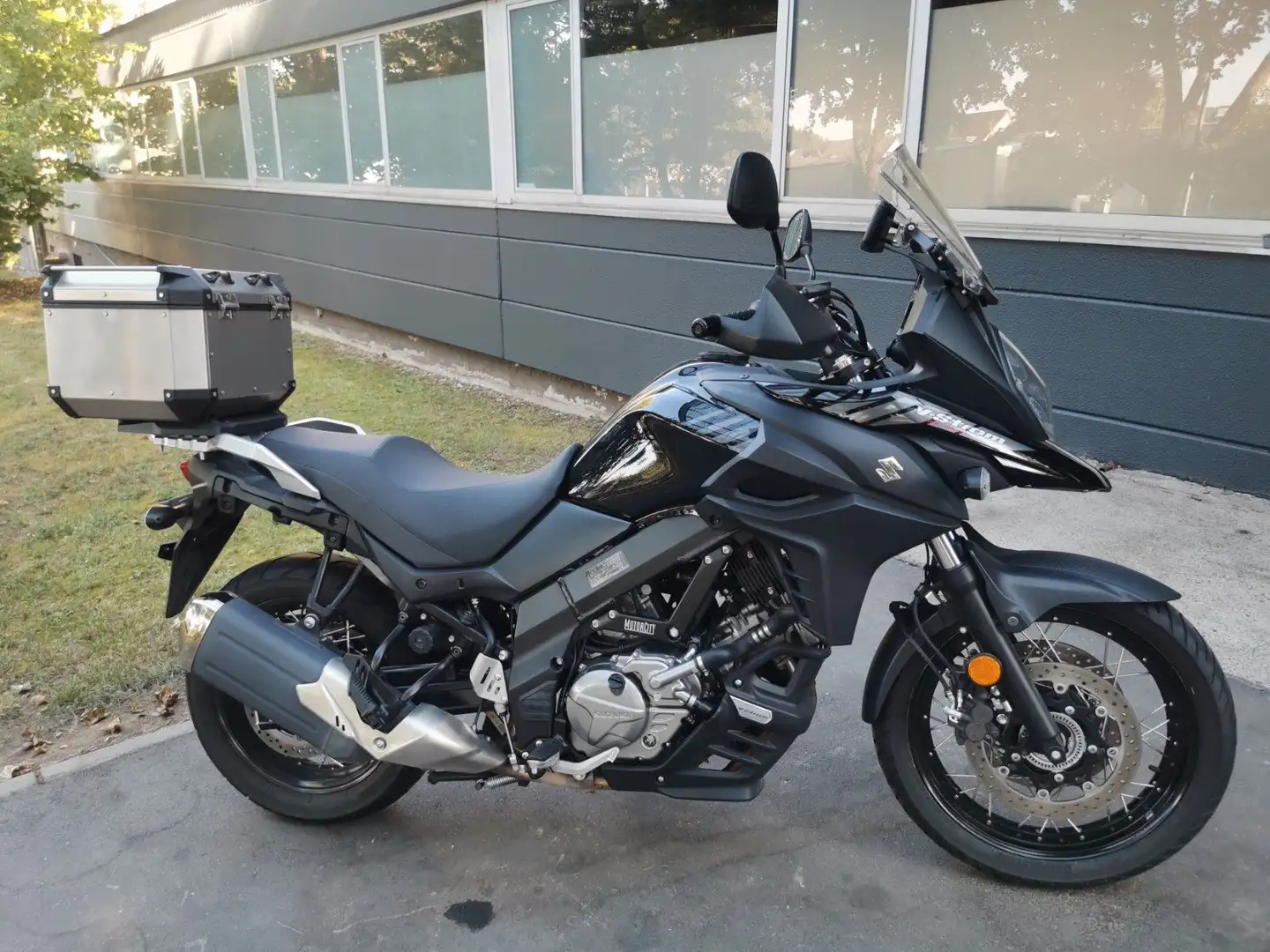 Suzuki V-Strom 650 XT DL650 V-Strom XT| Speichenfelgen| GIVI Topcase Noir - 2