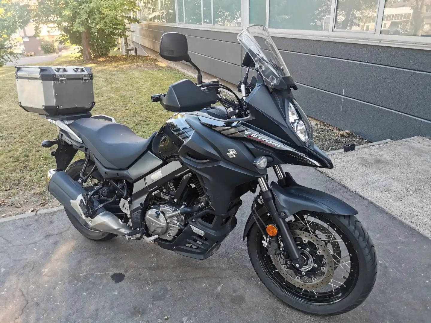 Suzuki V-Strom 650 XT DL650 V-Strom XT| Speichenfelgen| GIVI Topcase Noir - 1