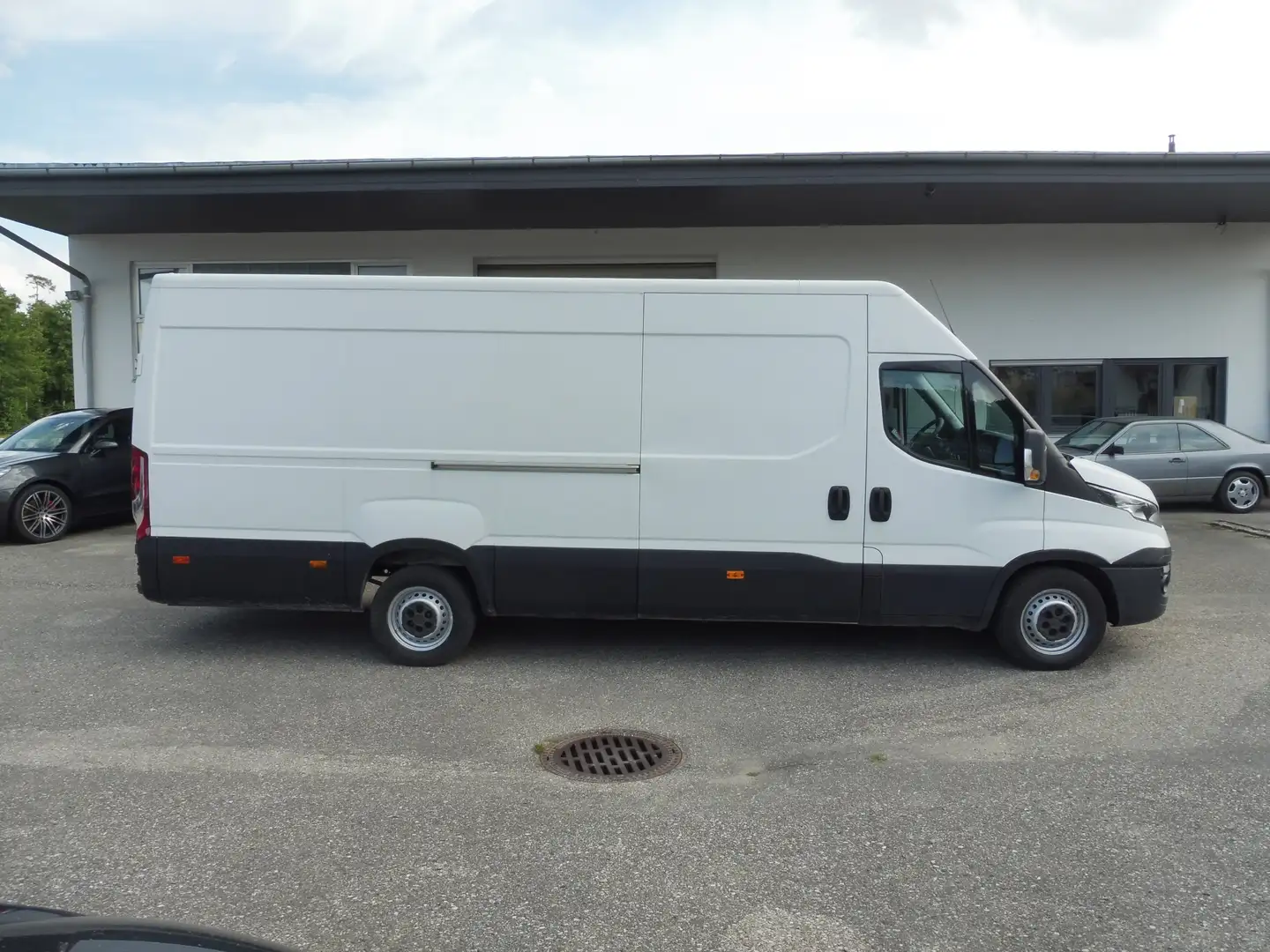 Iveco DAILY MAXI 35/150 Weiß - 1